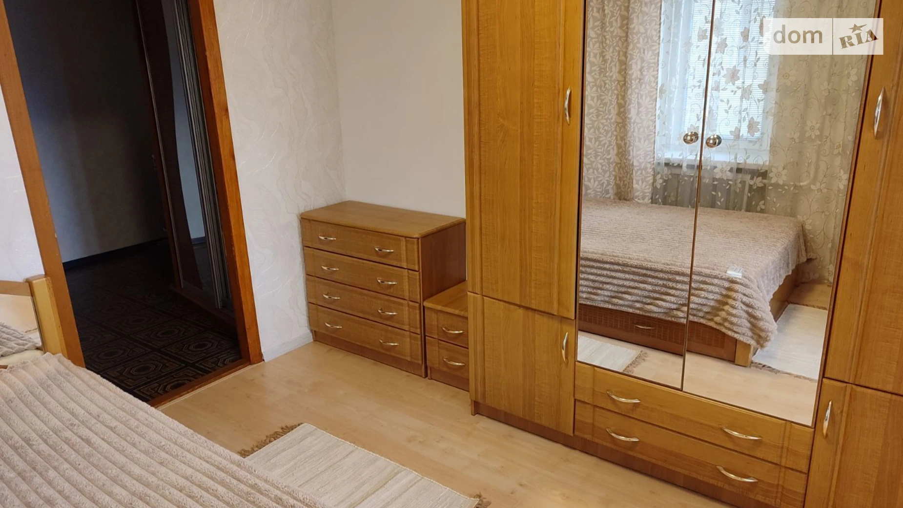 Продается 3-комнатная квартира 67 кв. м в Ровно, ул. Ленокомбинатовская, 1 - фото 2