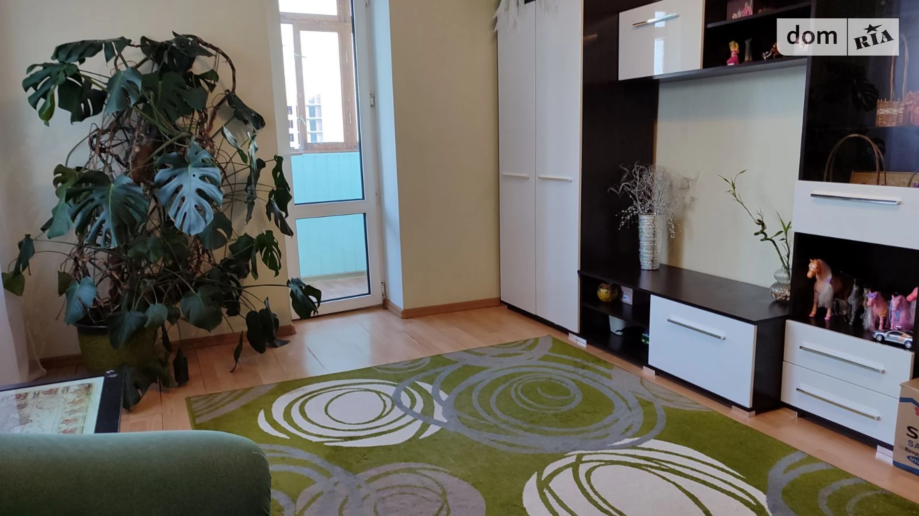 Продается 3-комнатная квартира 67 кв. м в Ровно, ул. Ленокомбинатовская, 1 - фото 2