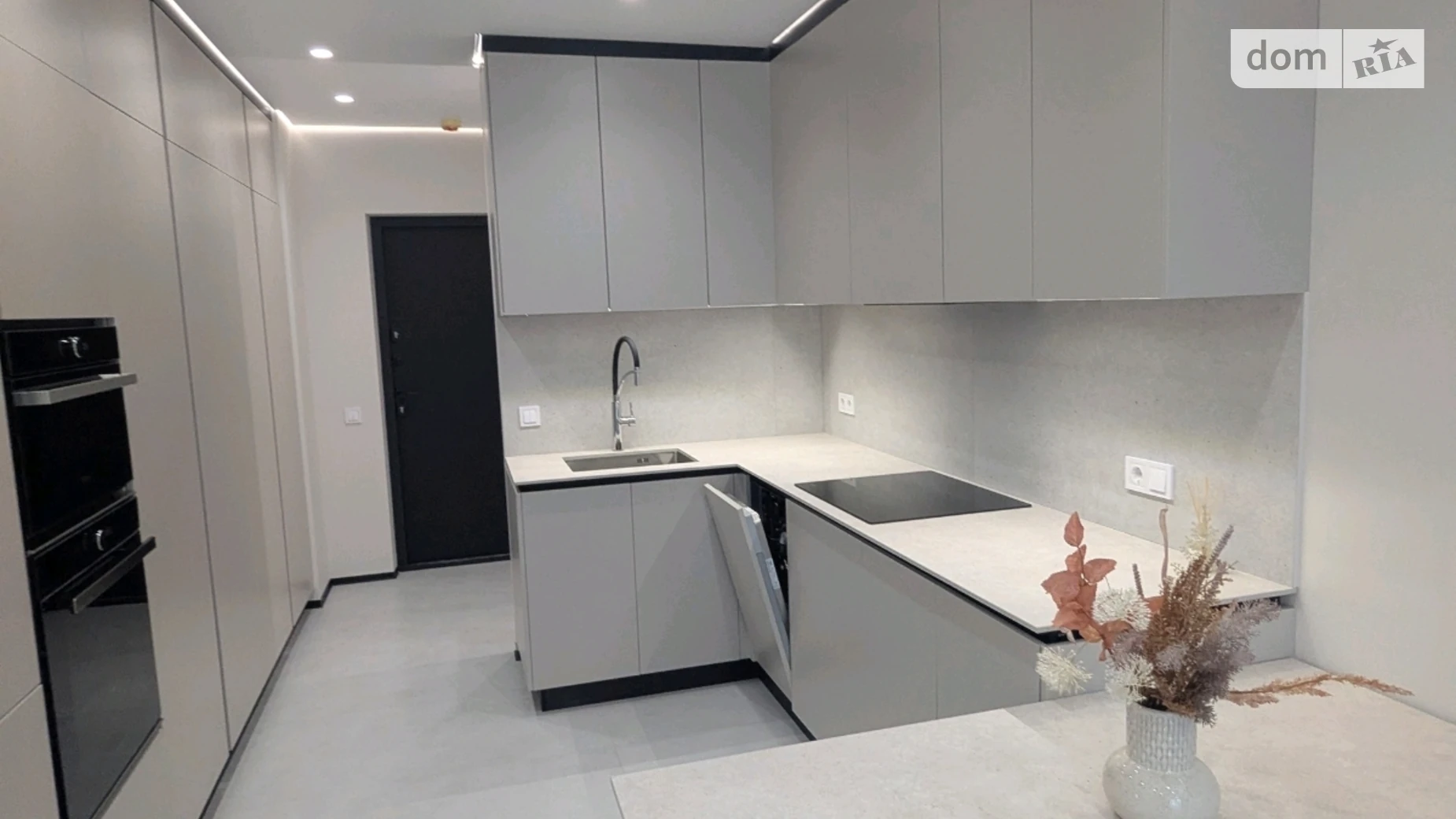 Продается 2-комнатная квартира 62 кв. м в Ивано-Франковске, цена: 120000 $ - фото 2