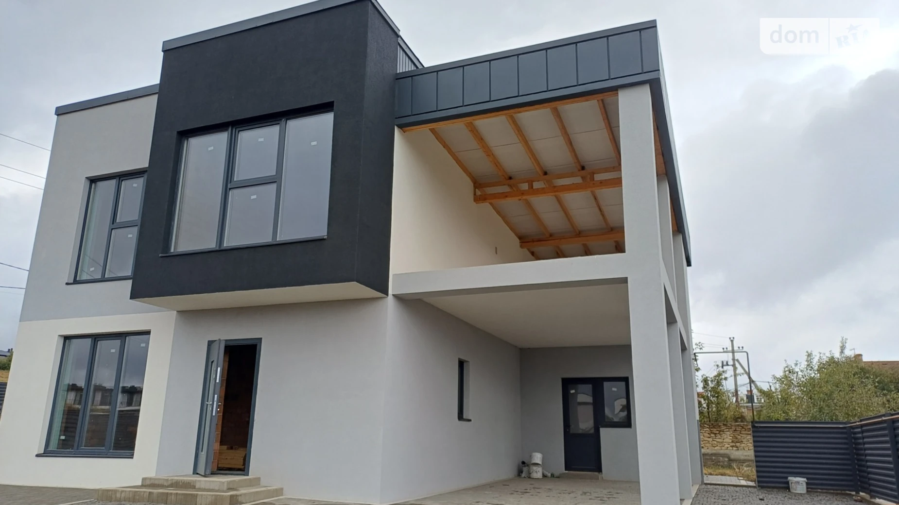 Продается дом на 2 этажа 140 кв. м с бассейном, цена: 129000 $ - фото 2