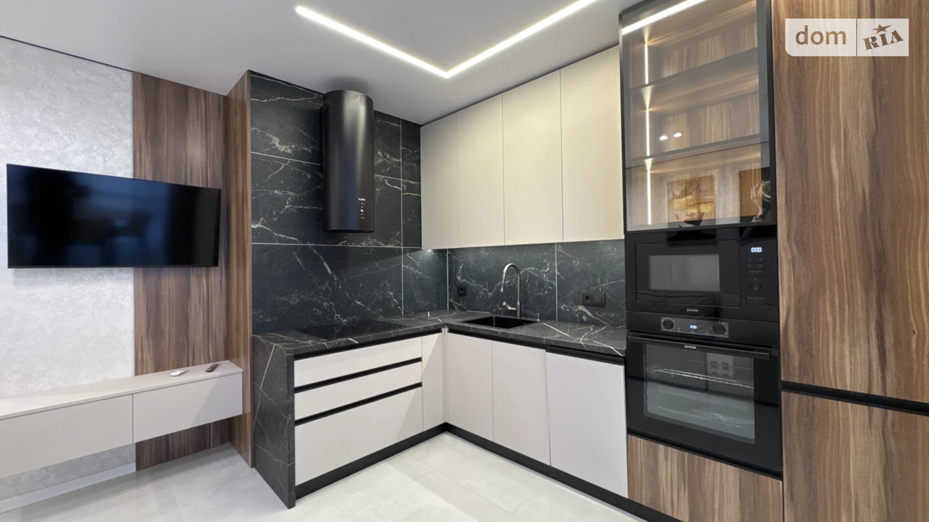 Продается 1-комнатная квартира 46 кв. м в Ивано-Франковске, ул. Ленкавского, 34/1 - фото 2