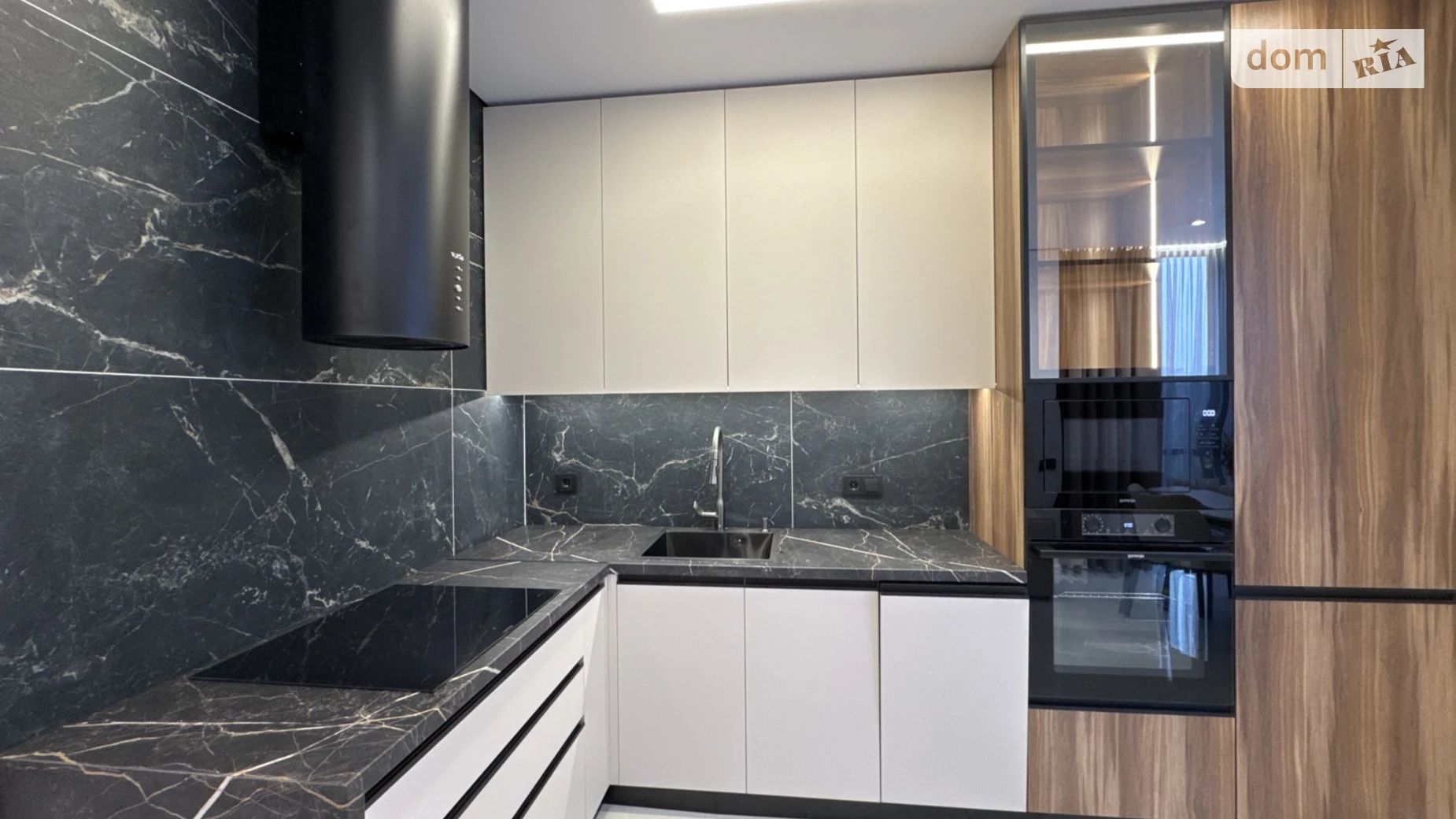 Продается 1-комнатная квартира 46 кв. м в Ивано-Франковске, ул. Ленкавского, 34/1 - фото 3