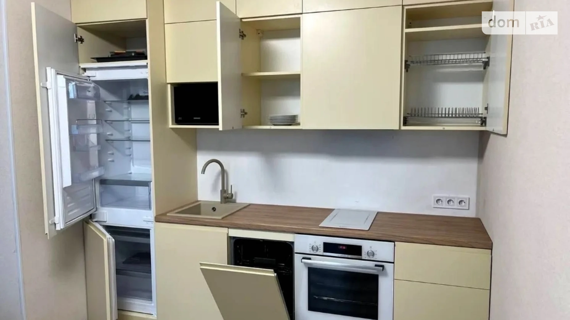 Продается 1-комнатная квартира 36.3 кв. м в Киеве, ул. Салютная, 2 - фото 3