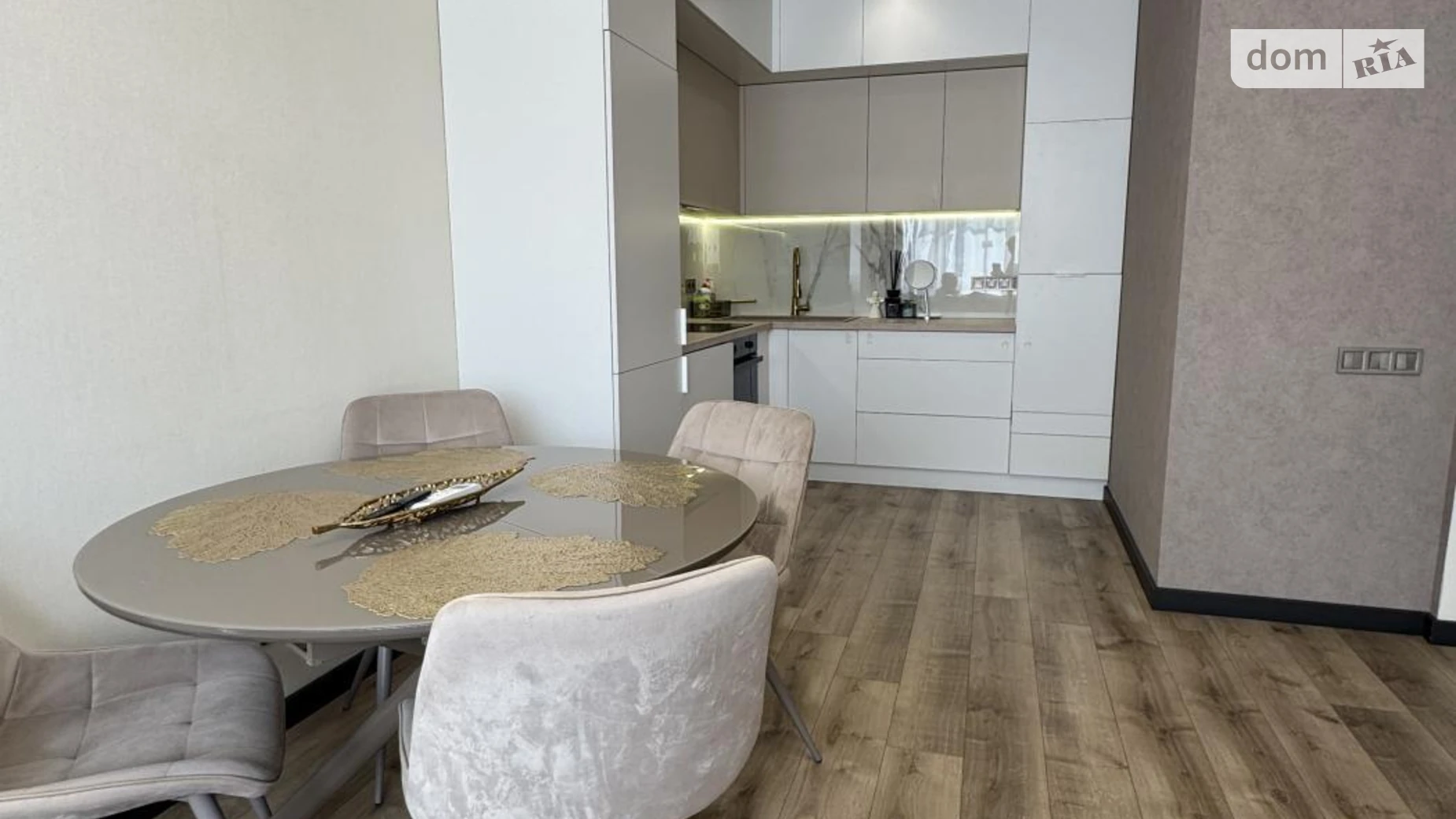 Продается 1-комнатная квартира 46 кв. м в Одессе, ул. Варненская, 29/2 - фото 2