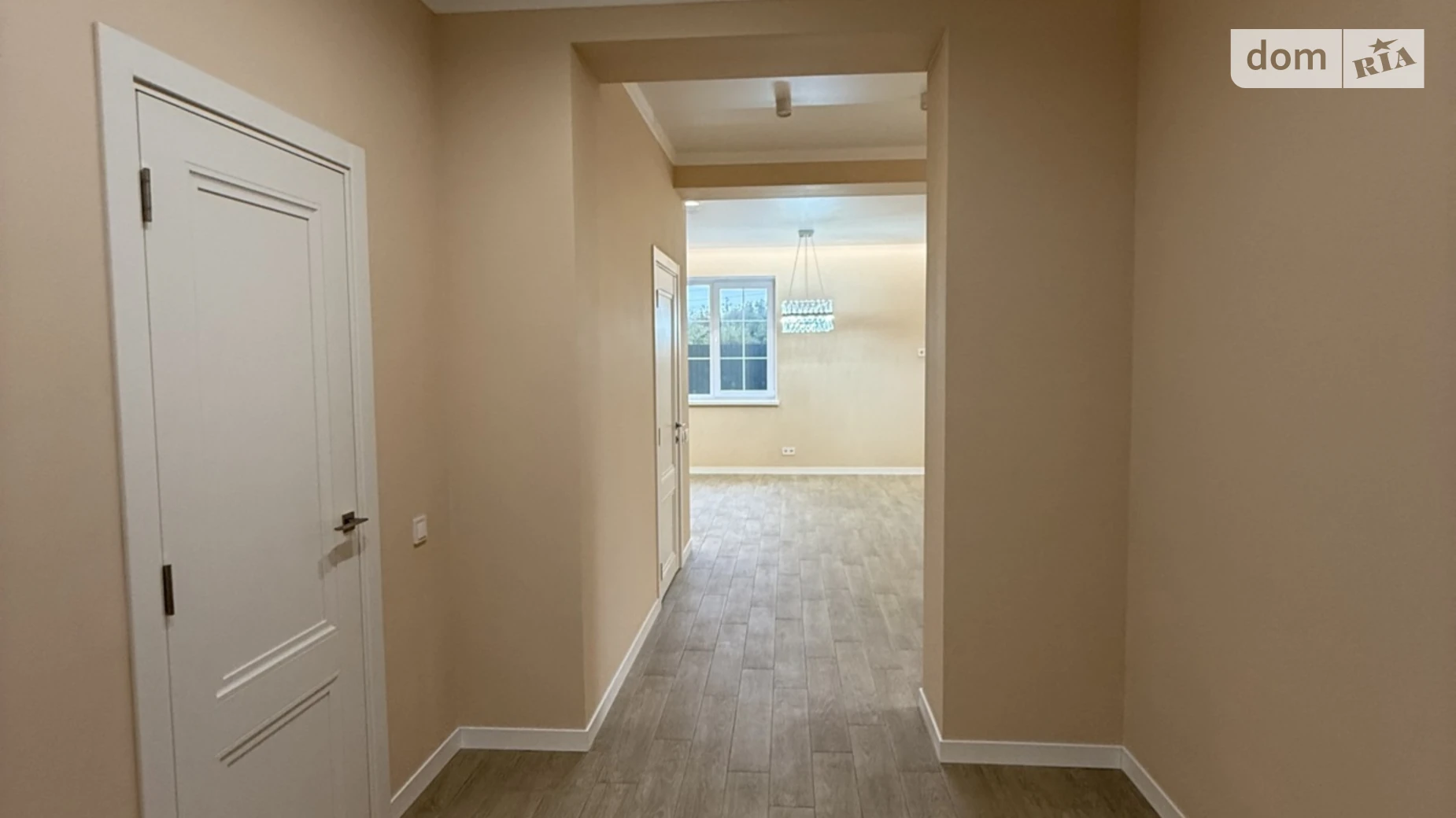 Продается дом на 2 этажа 216 кв. м с бассейном, цена: 280000 $ - фото 4