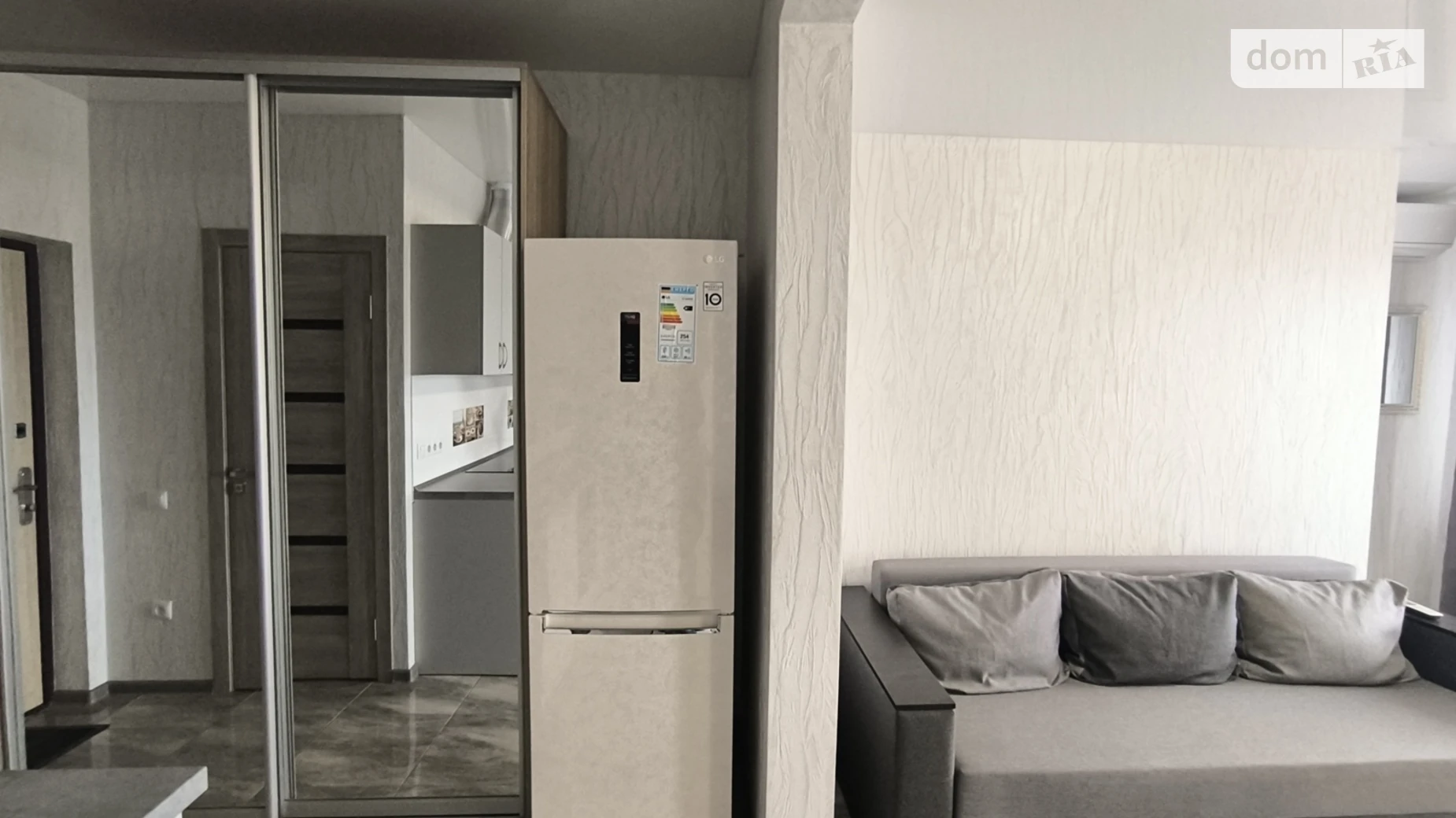 Продается 1-комнатная квартира 30.3 кв. м в, цена: 18500 $ - фото 2