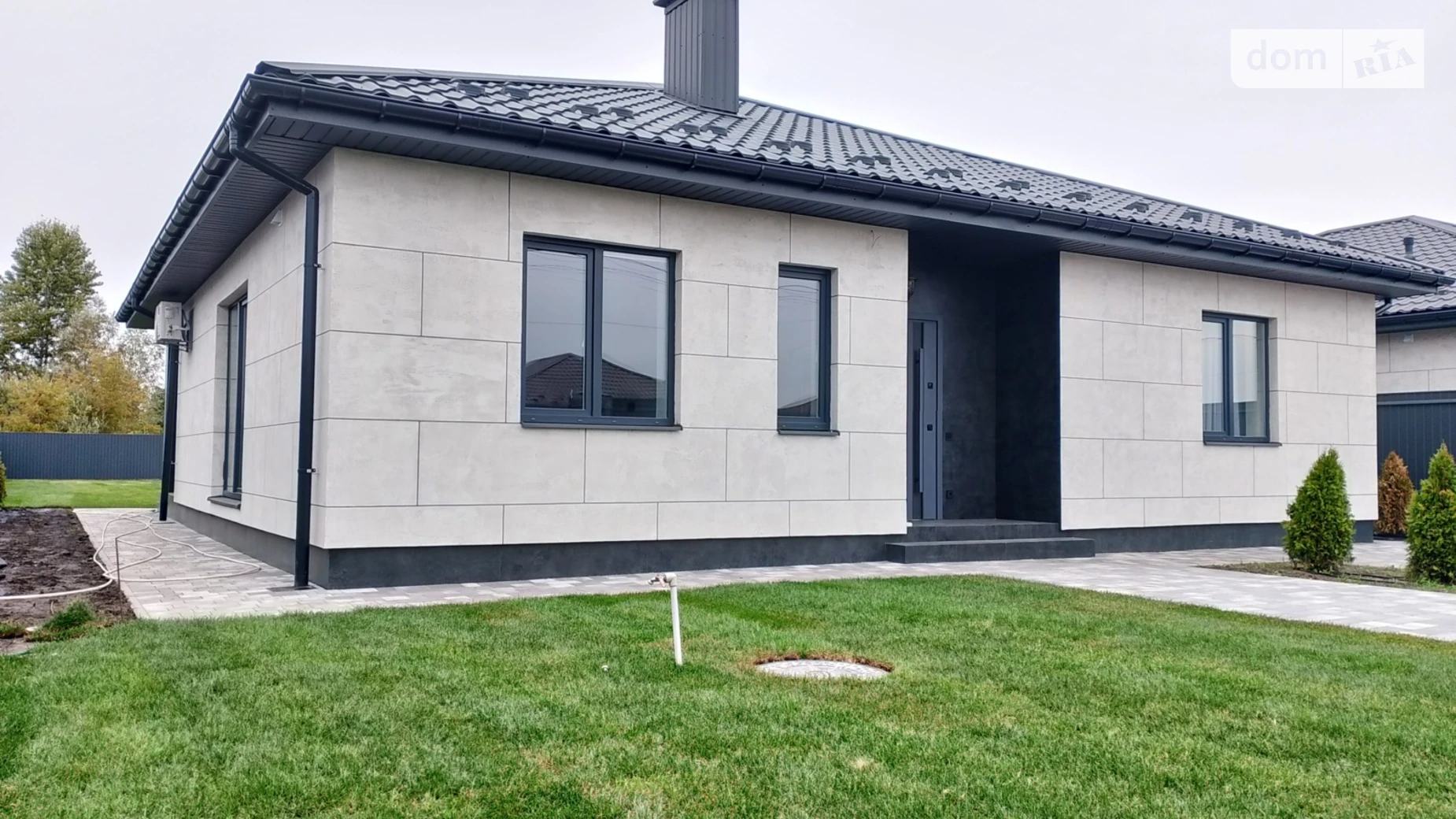 Продается одноэтажный дом 110 кв. м с бассейном, цена: 170000 $ - фото 3