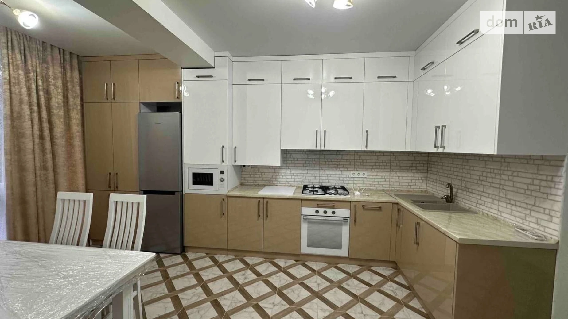 Продается 3-комнатная квартира 110 кв. м в Киеве, ул. Назаровская, 7Б - фото 2