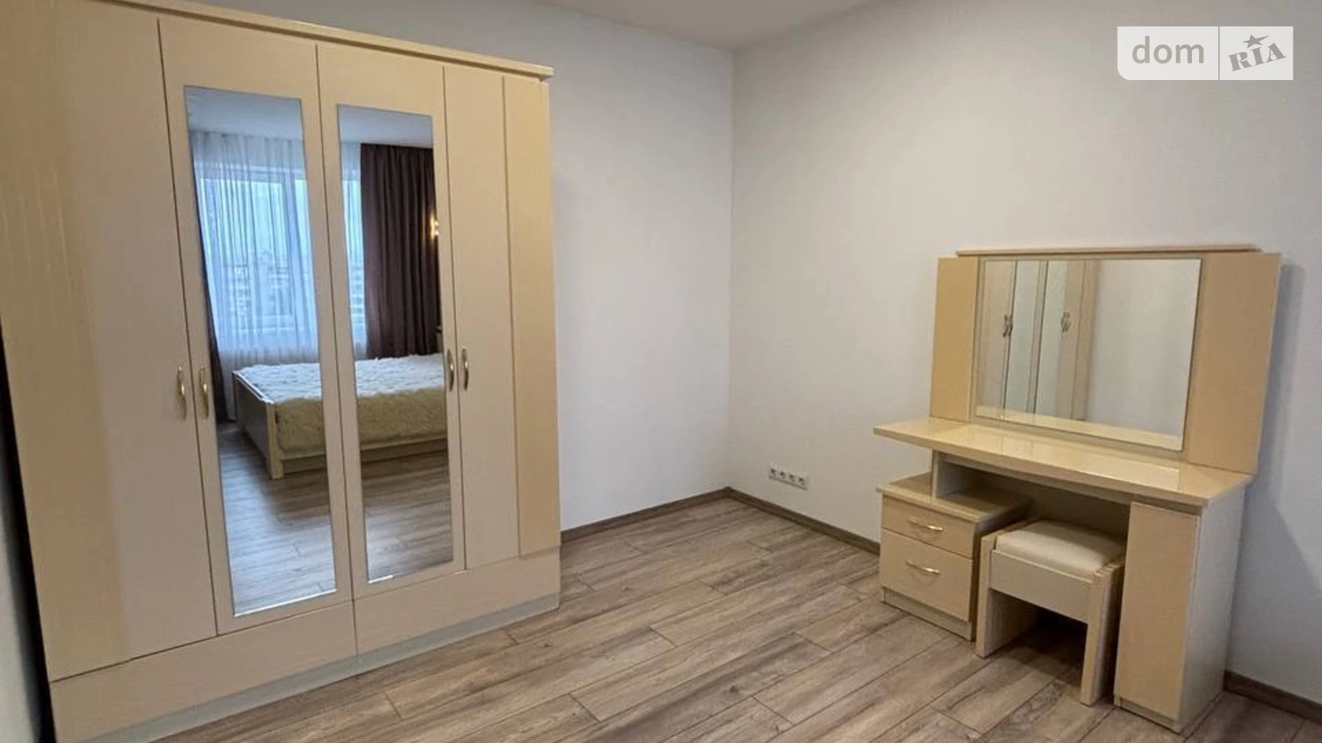 Сдается в аренду 1-комнатная квартира 47 кв. м в, цена: 400 $ - фото 2