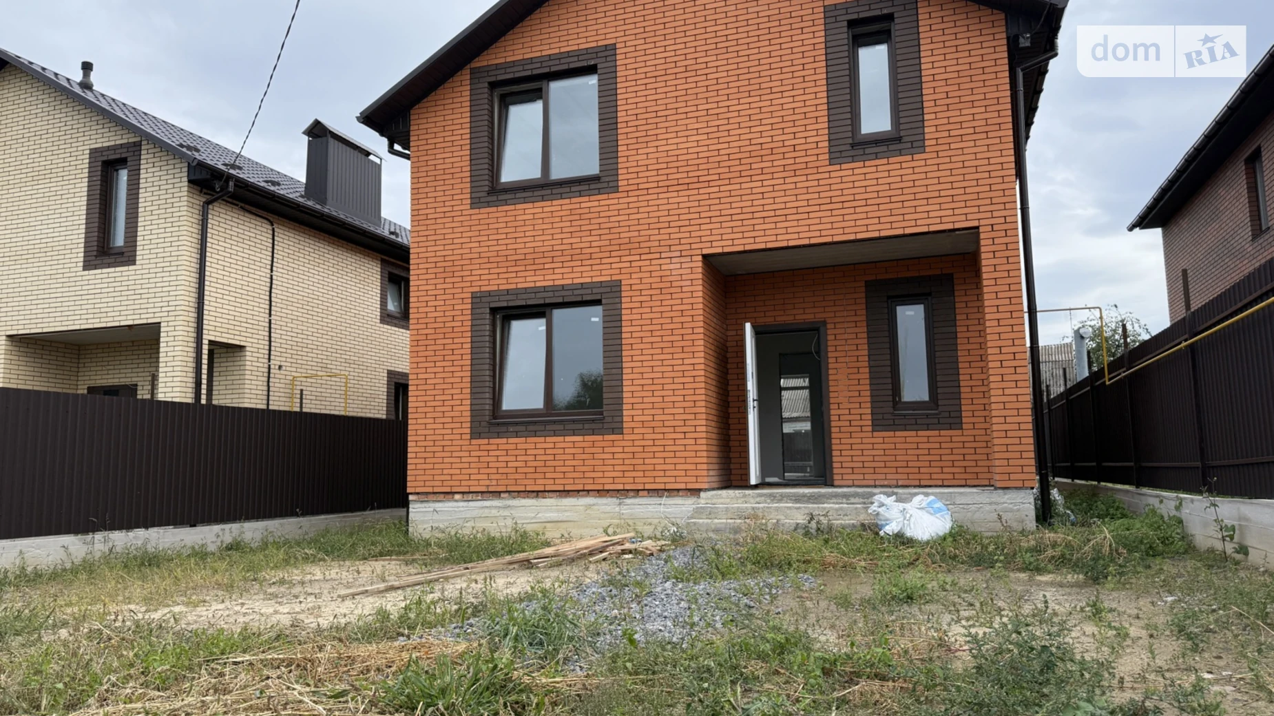 Продается дом на 2 этажа 120 кв. м с бассейном, цена: 91999 $ - фото 2