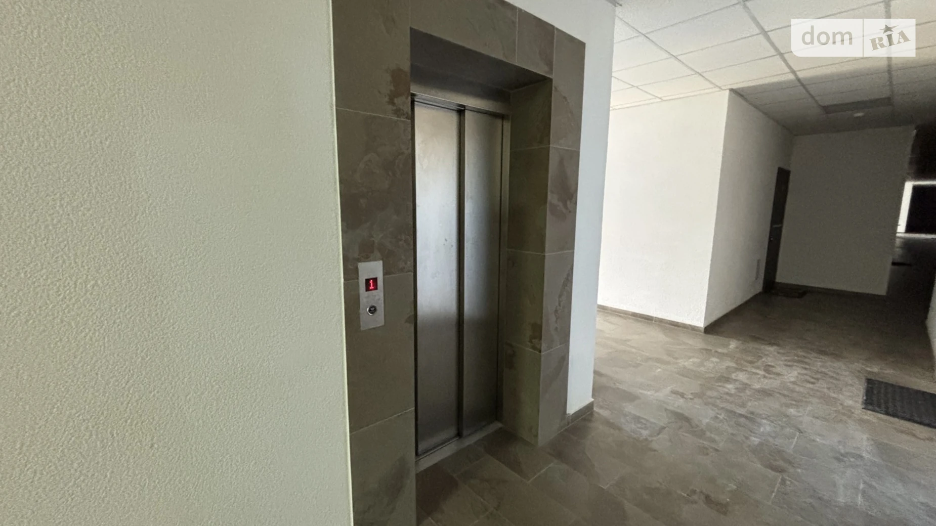 Продается 1-комнатная квартира 88.9 кв. м в Ужгороде, ул. Гленца, 22 - фото 3