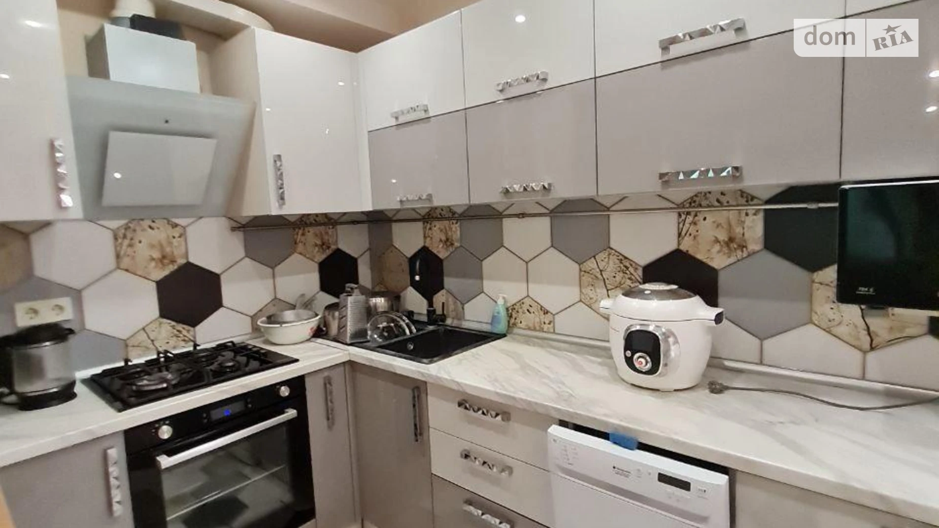 Продается 2-комнатная квартира 65.2 кв. м в Киеве, ул. Петра Запорожца, 10 - фото 4