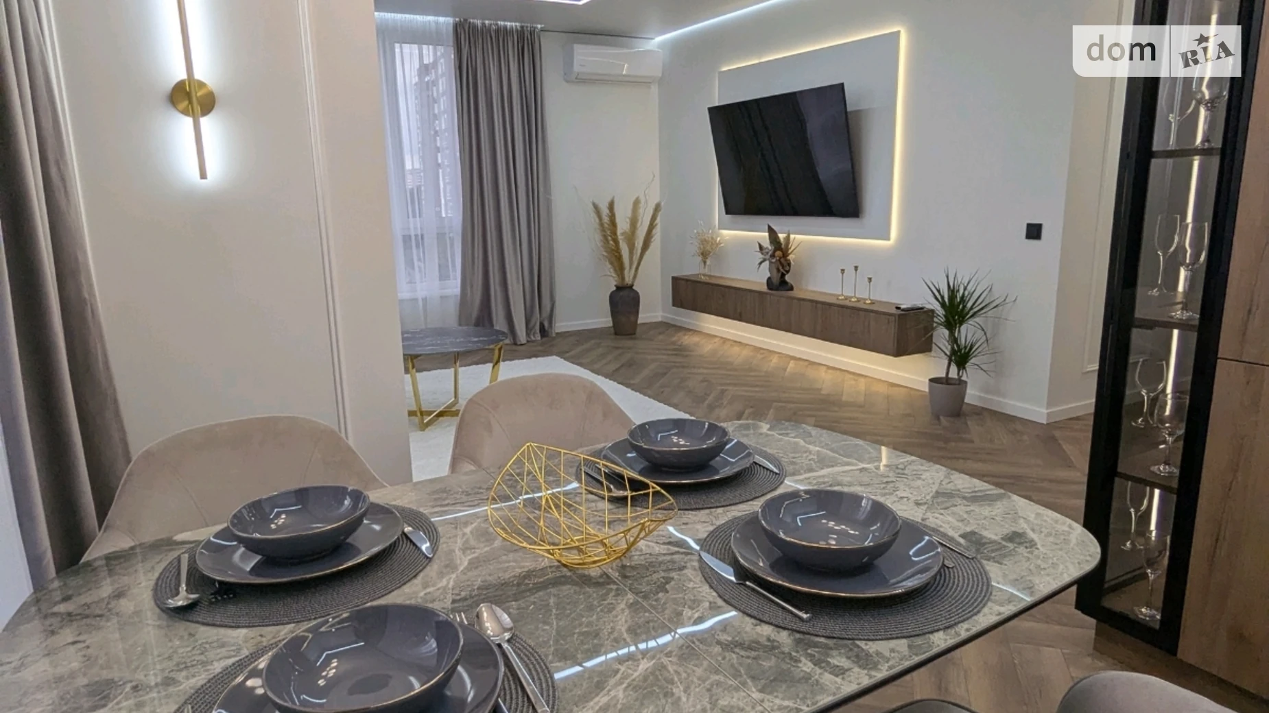 Продается 2-комнатная квартира 90 кв. м в Ивано-Франковске - фото 2