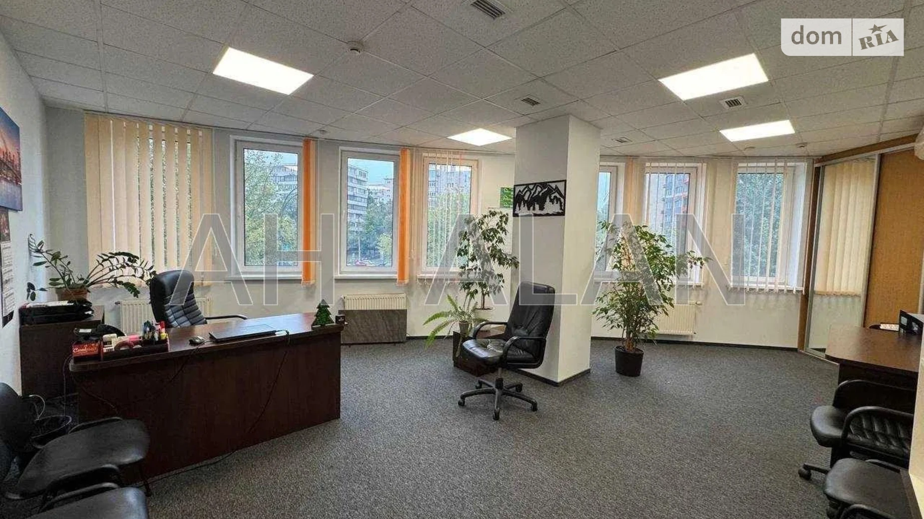 Сдается в аренду офис 308.21 кв. м в бизнес-центре, цена: 107874 грн - фото 4