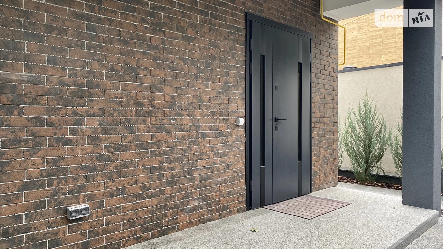 Сдается в аренду дом на 3 этажа 280 кв. м с гаражом, цена: 4500 $ - фото 4