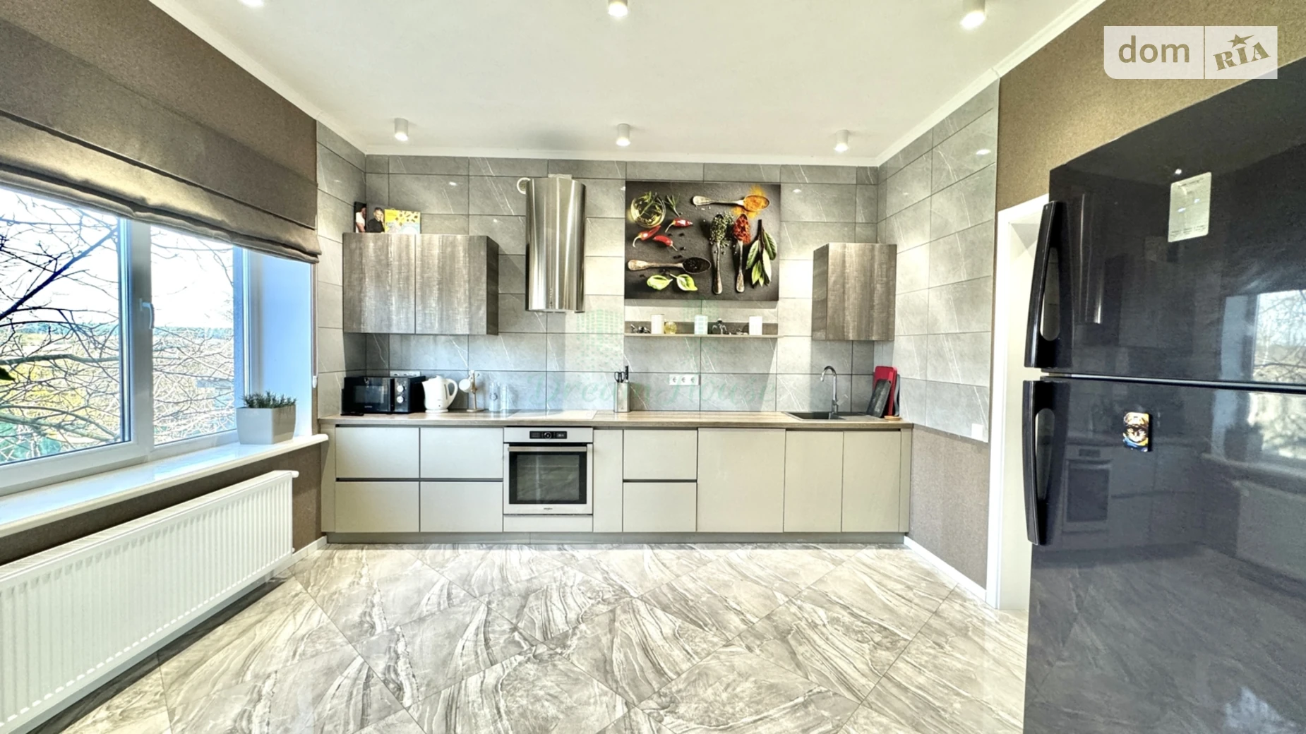 Продается дом на 3 этажа 297.4 кв. м с камином, цена: 295000 $ - фото 2