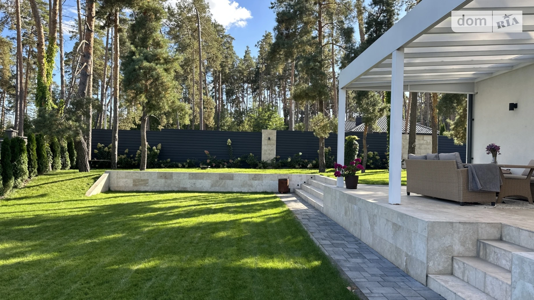 Продается дом на 2 этажа 285 кв. м с садом, цена: 530000 $ - фото 2