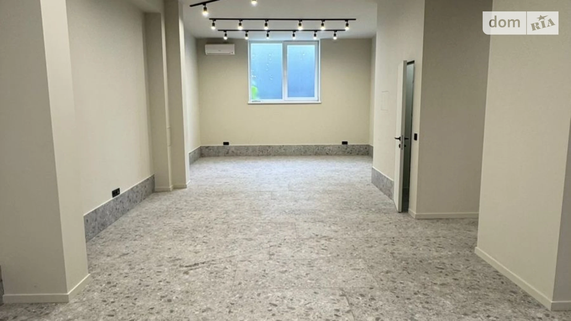 Продается офис 110 кв. м в бизнес-центре, цена: 175000 $ - фото 2