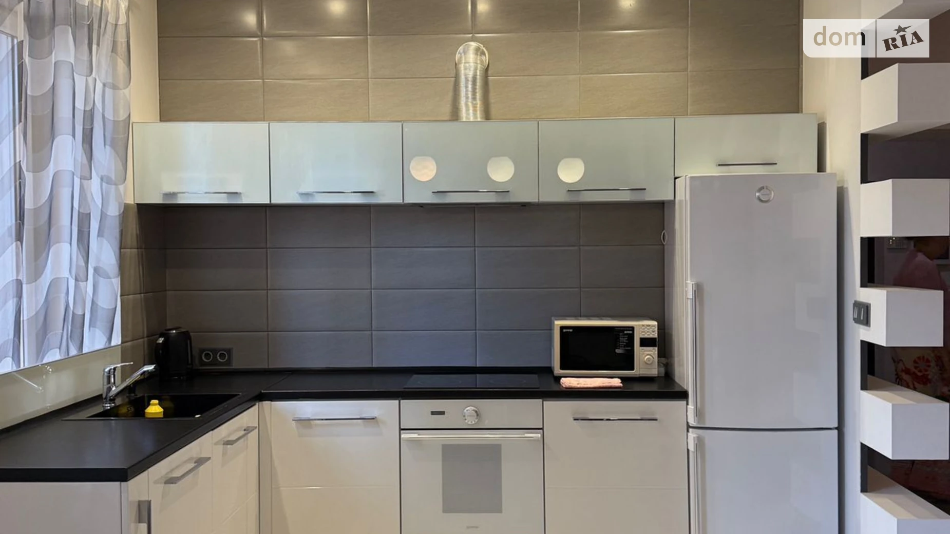 Здається в оренду 3-кімнатна квартира 160 кв. м у Одесі, вул. Педагогічна, 21 корпус 1 - фото 2