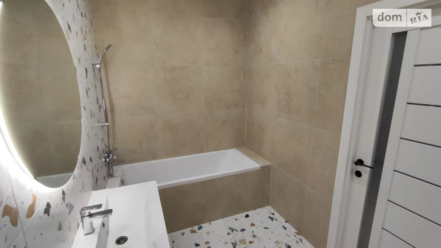 Продается 2-комнатная квартира 67 кв. м в Хмельницком, цена: 79800 $ - фото 4