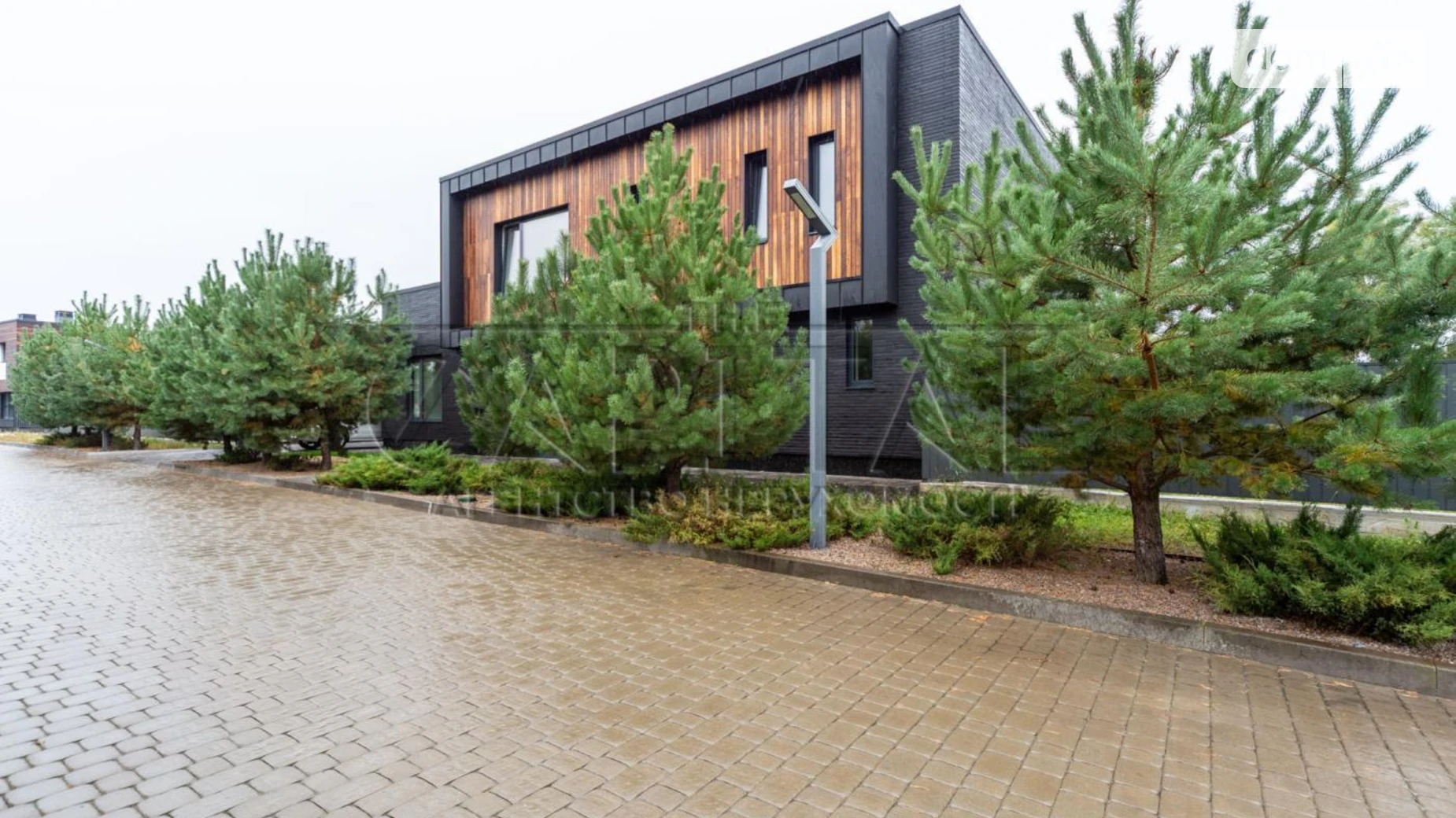 Продается дом на 2 этажа 212 кв. м с мансардой, цена: 318000 $ - фото 4