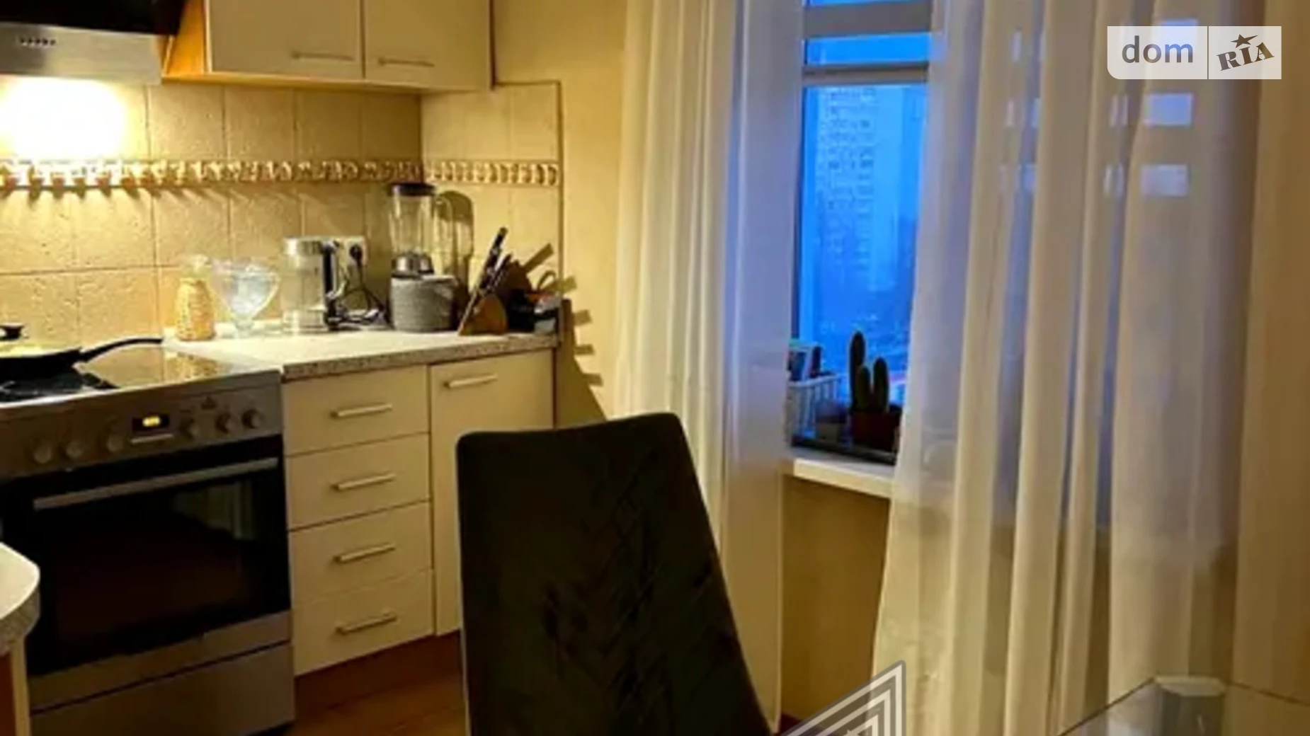 Продается 2-комнатная квартира 56 кв. м в Киеве, ул. Ревуцкого, 7А - фото 2