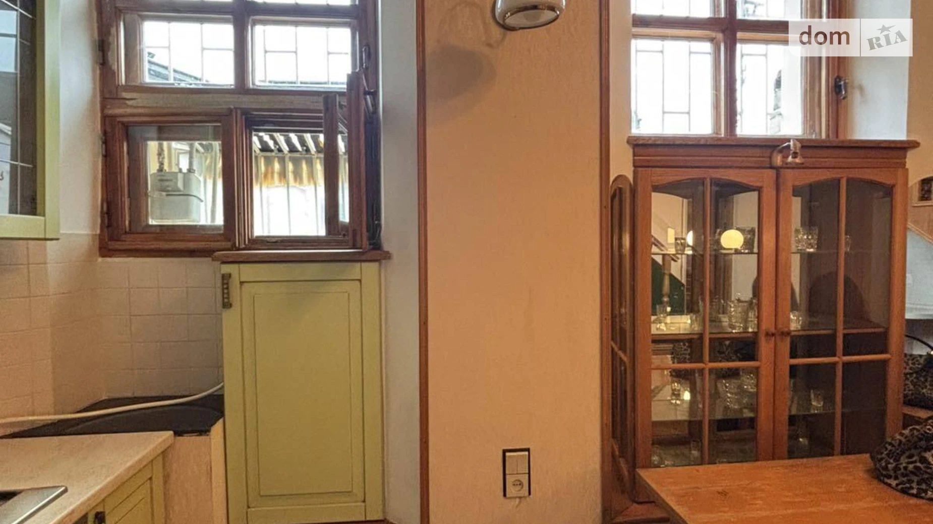 Продается 3-комнатная квартира 120 кв. м в Одессе, пл. Екатерининская, 6 - фото 2