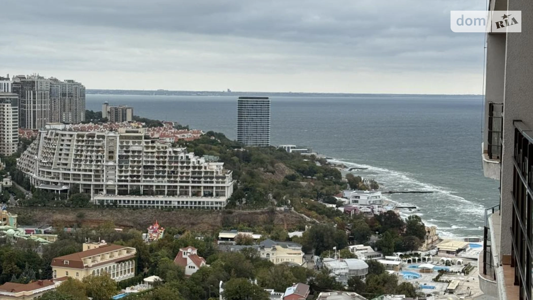 Продается 1-комнатная квартира 41 кв. м в Одессе, ул. Валерия Самофалова, 16А/5 - фото 2