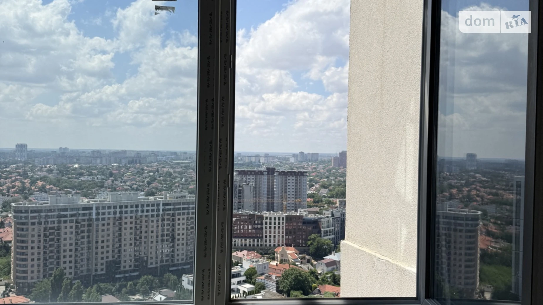 Продается 1-комнатная квартира 41 кв. м в Одессе, ул. Валерия Самофалова, 16А/4 - фото 2