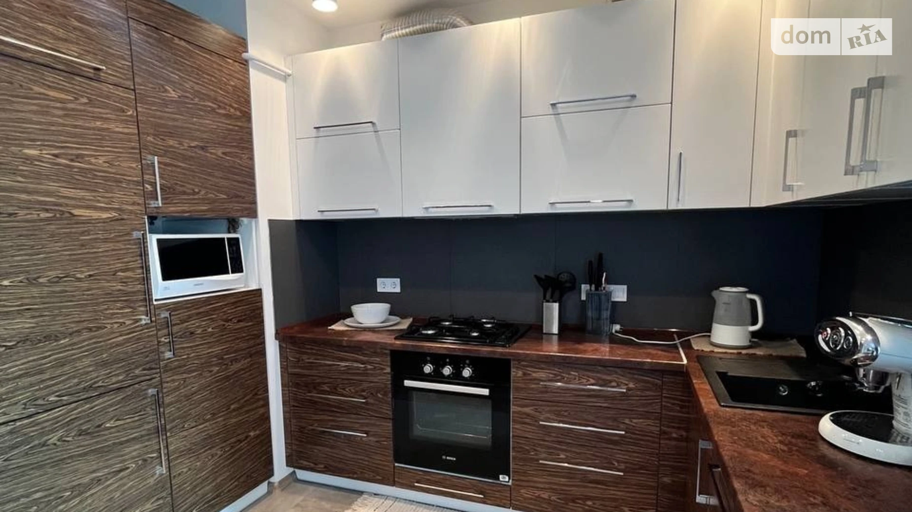 Продается 2-комнатная квартира 68.5 кв. м в Львове, ул. Пекарская, 30 - фото 2
