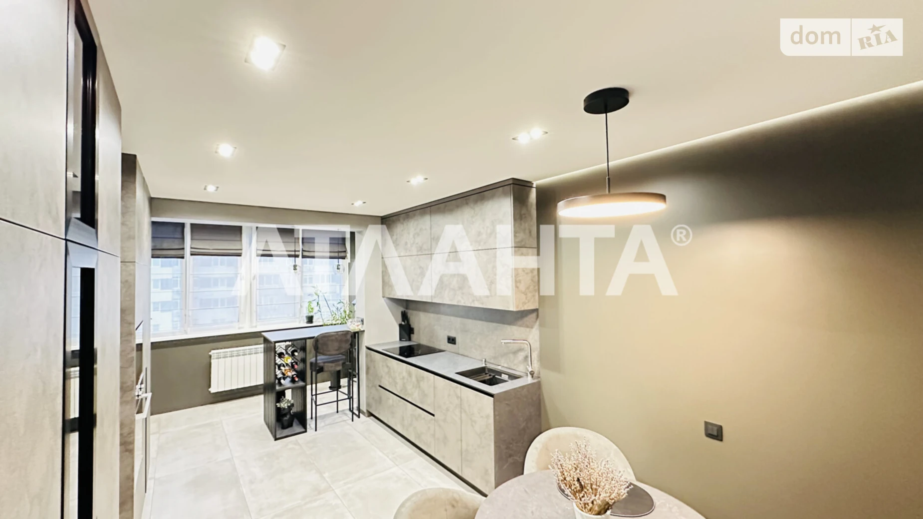 Продается 2-комнатная квартира 80.8 кв. м в Киеве, ул. Юрия Кондратюка - фото 2