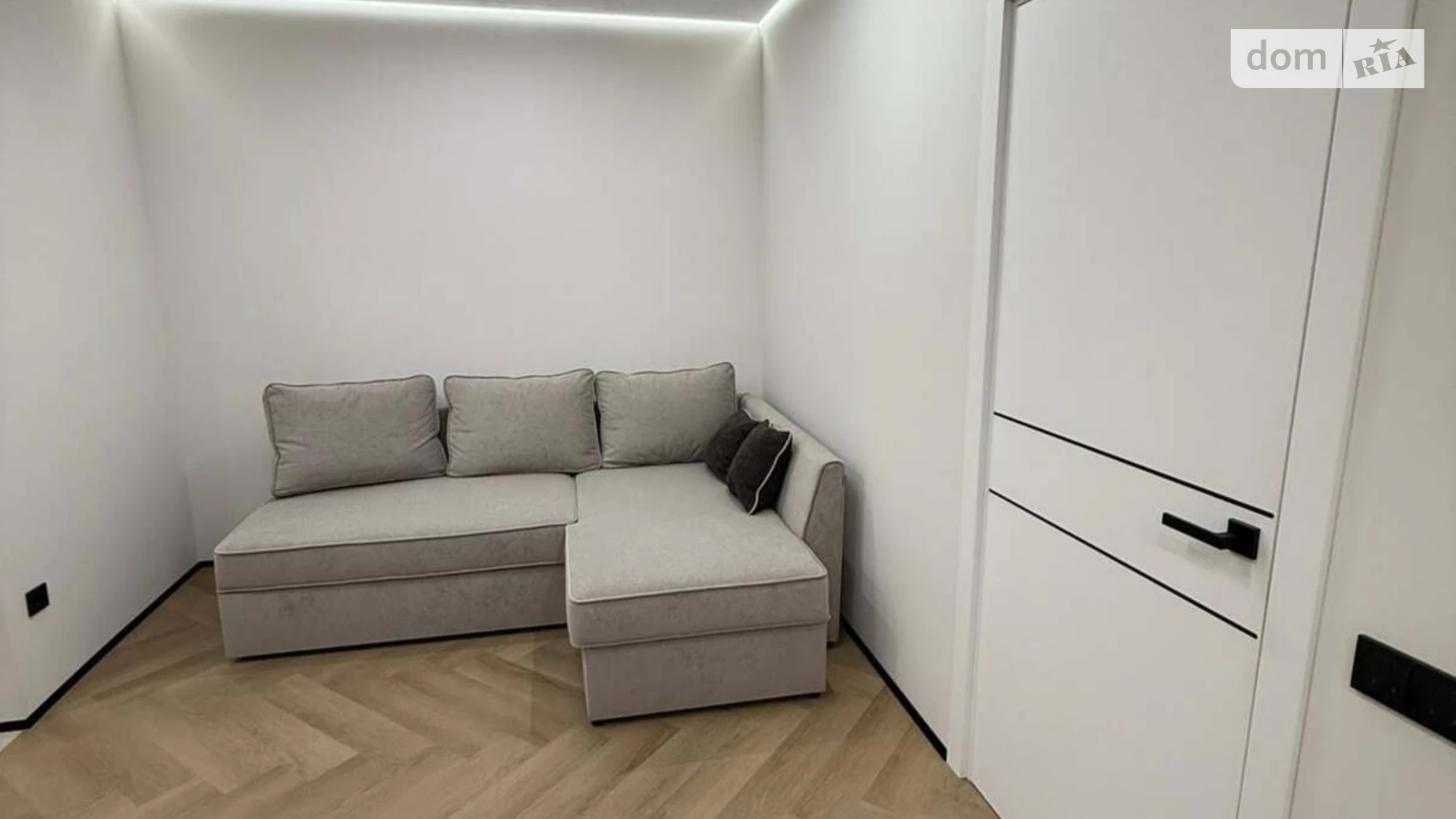 Продается 1-комнатная квартира 49 кв. м в Ивано-Франковске, бул. Южный, 32 - фото 3