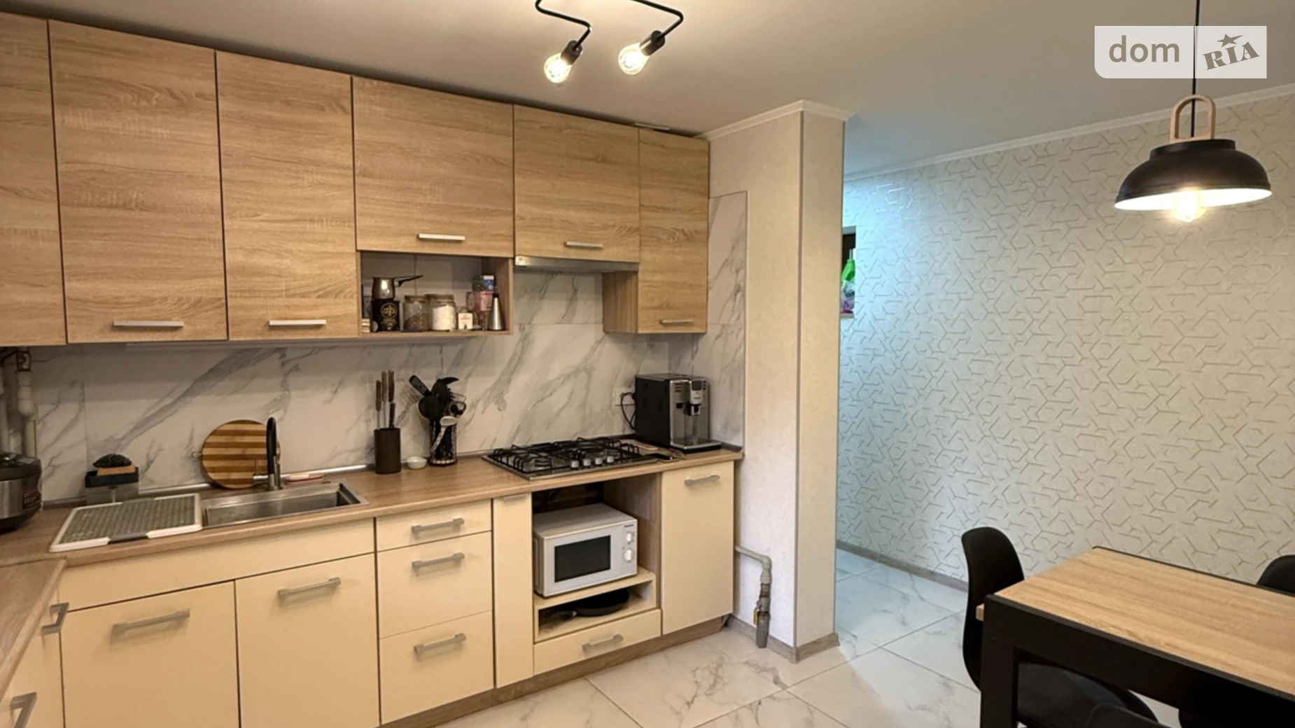 Продается дом на 2 этажа 85 кв. м с садом, цена: 69000 $ - фото 2