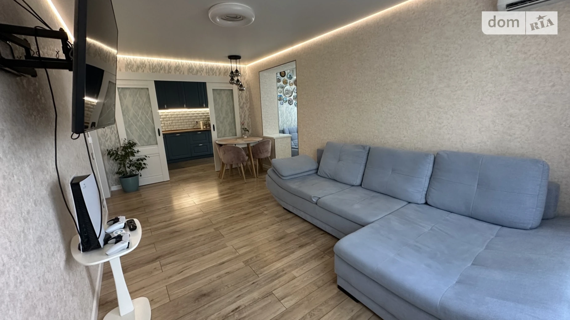 Продается 3-комнатная квартира 63.7 кв. м в Днепре, просп. Слобожанский - фото 2