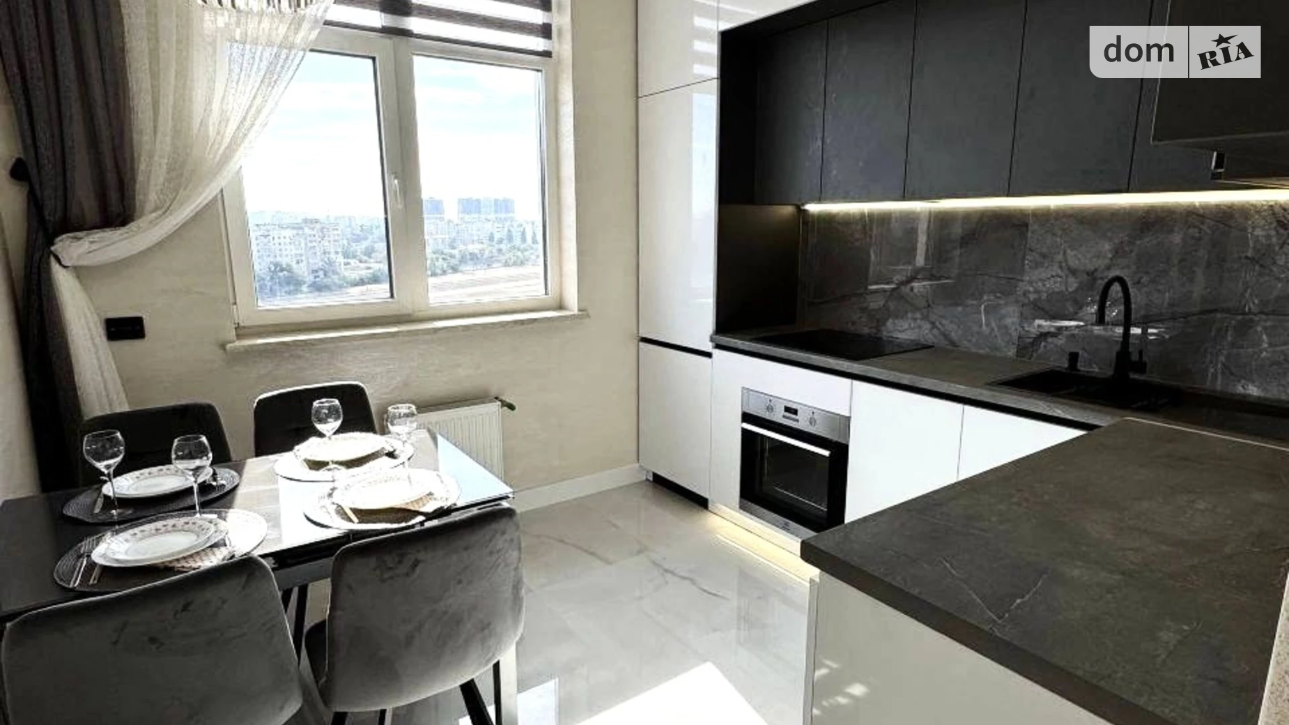 Сдается в аренду 2-комнатная квартира 65 кв. м в Одессе, ул. Краснова, 1А - фото 2