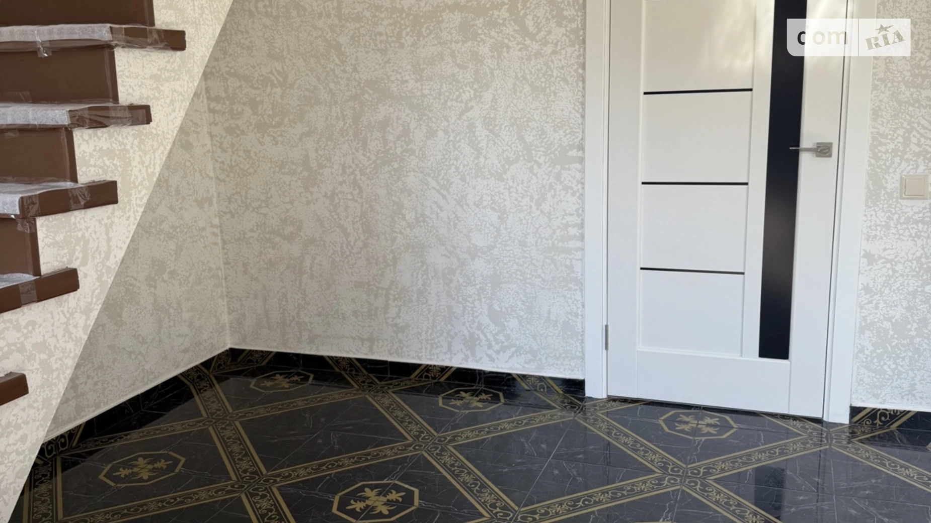 Продается дом на 2 этажа 140 кв. м с садом, цена: 110000 $ - фото 5