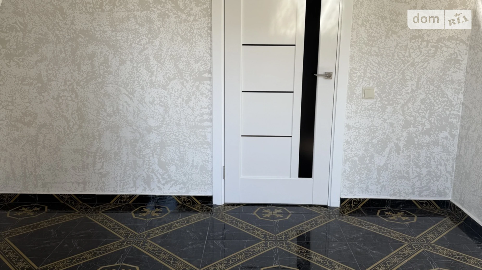 Продается дом на 2 этажа 140 кв. м с садом, цена: 110000 $ - фото 4