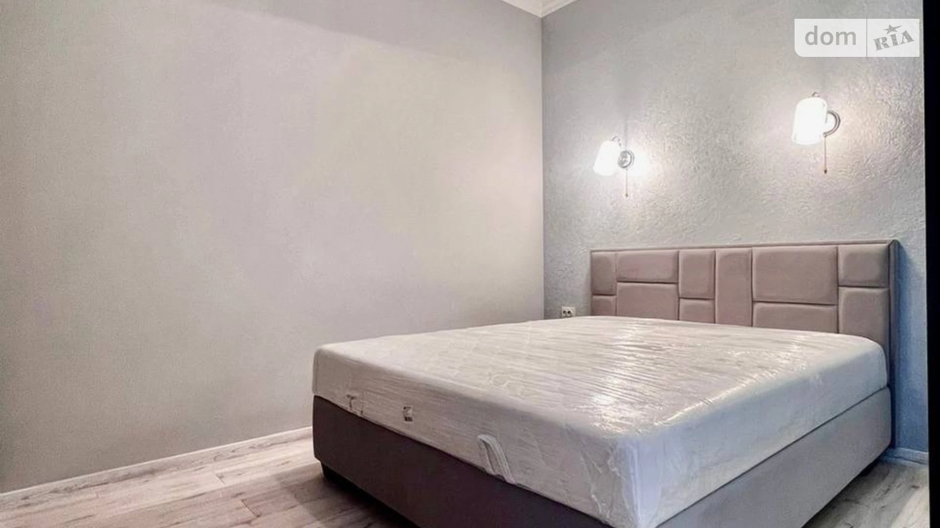 Продается 1-комнатная квартира 47.5 кв. м в Ровно, ул. Рождественская, 2А - фото 2