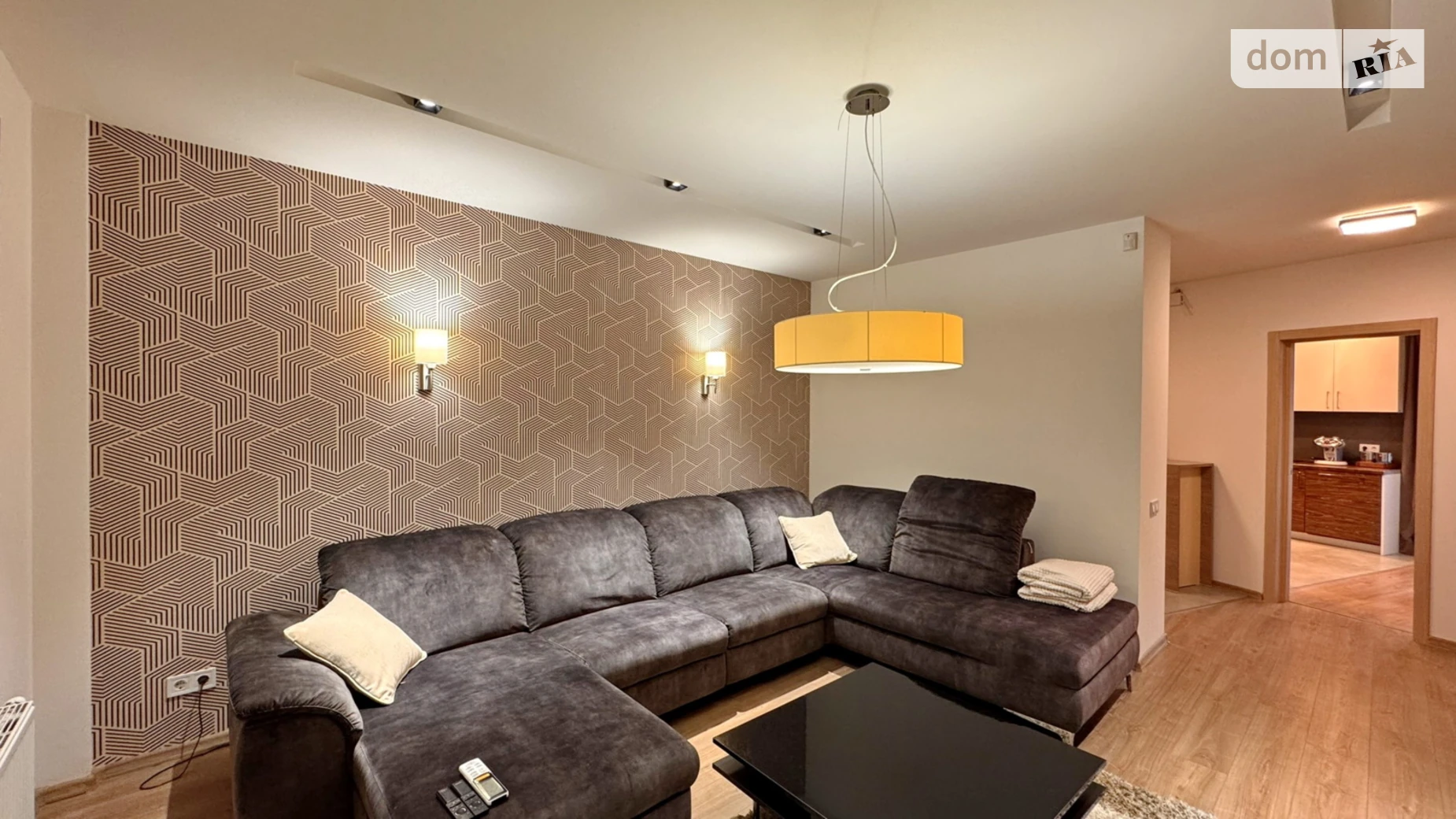 Продается 2-комнатная квартира 68.2 кв. м в Львове, ул. Пекарская, 30 - фото 3