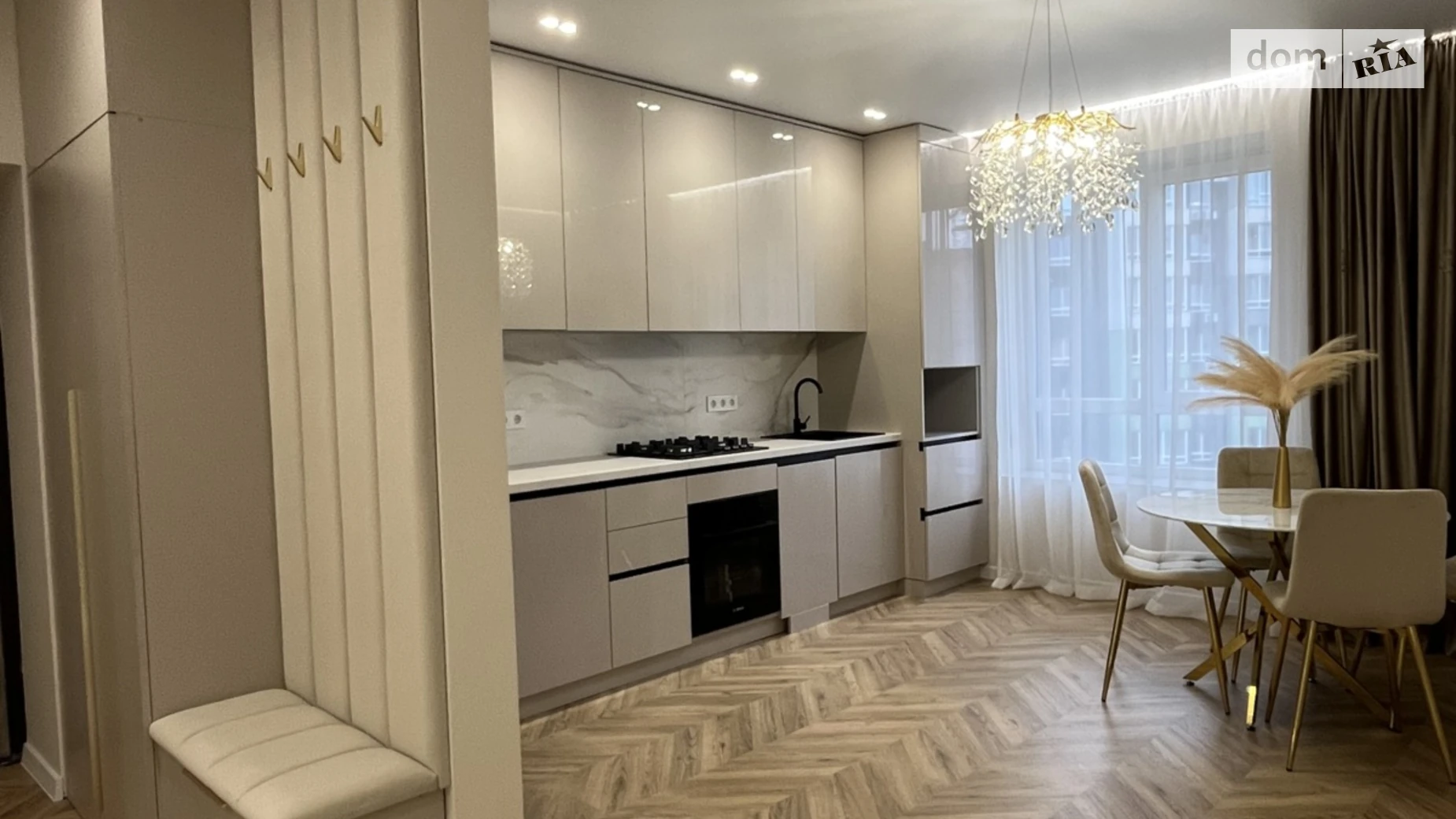 Продается 1-комнатная квартира 42 кв. м в Ивано-Франковске, ул. Приозерная, 38 - фото 3