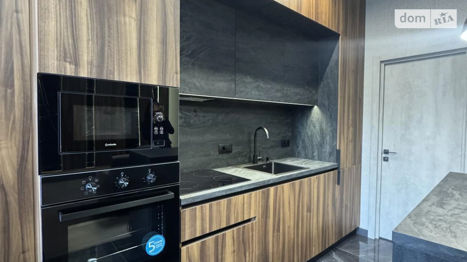 Продается 1-комнатная квартира 45 кв. м в Одессе, ул. Генуэзская, 1/1 - фото 2