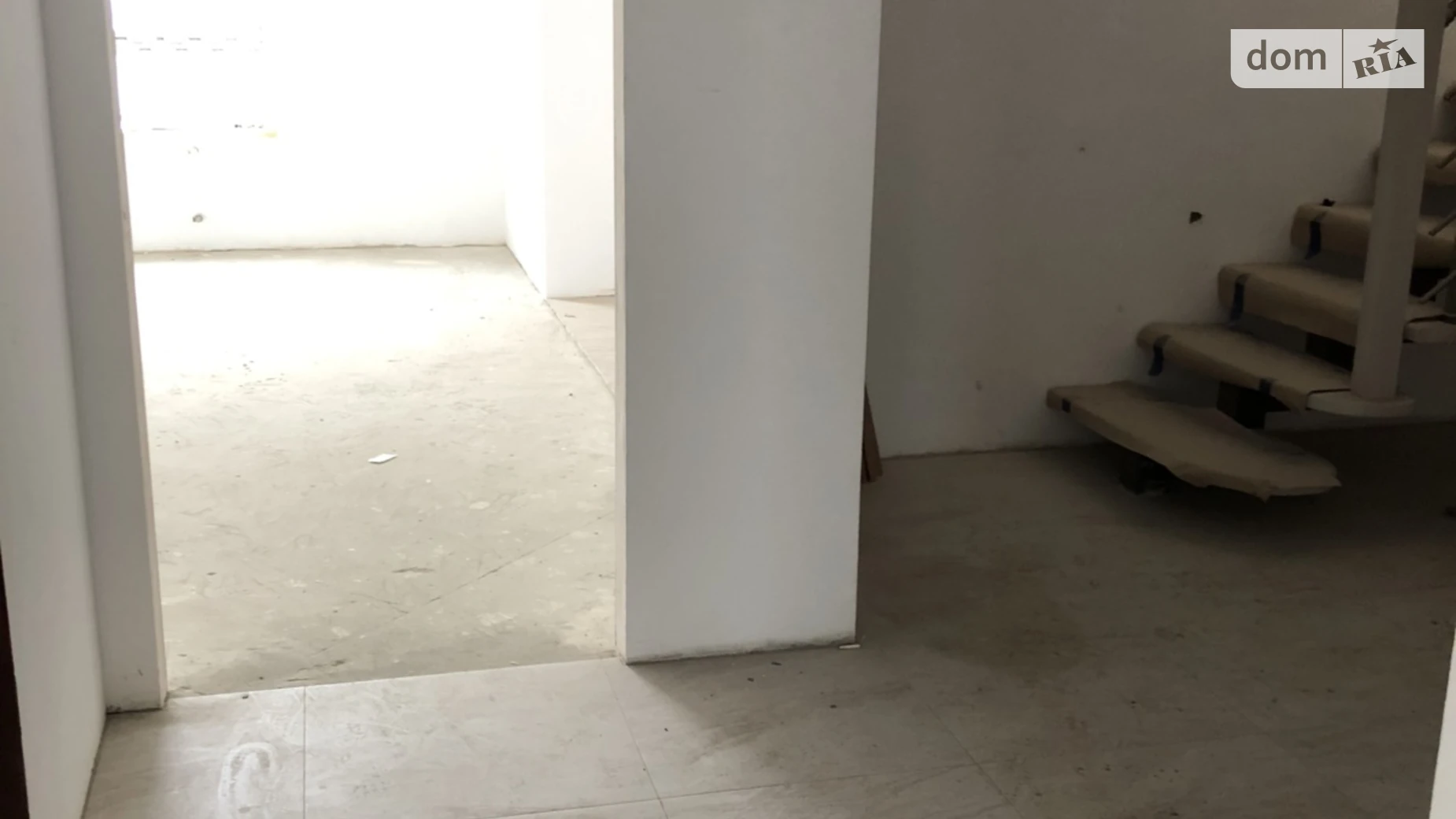 Продається 3-кімнатна квартира 113.4 кв. м у Чернівцях, вул. Науки, 6 - фото 2