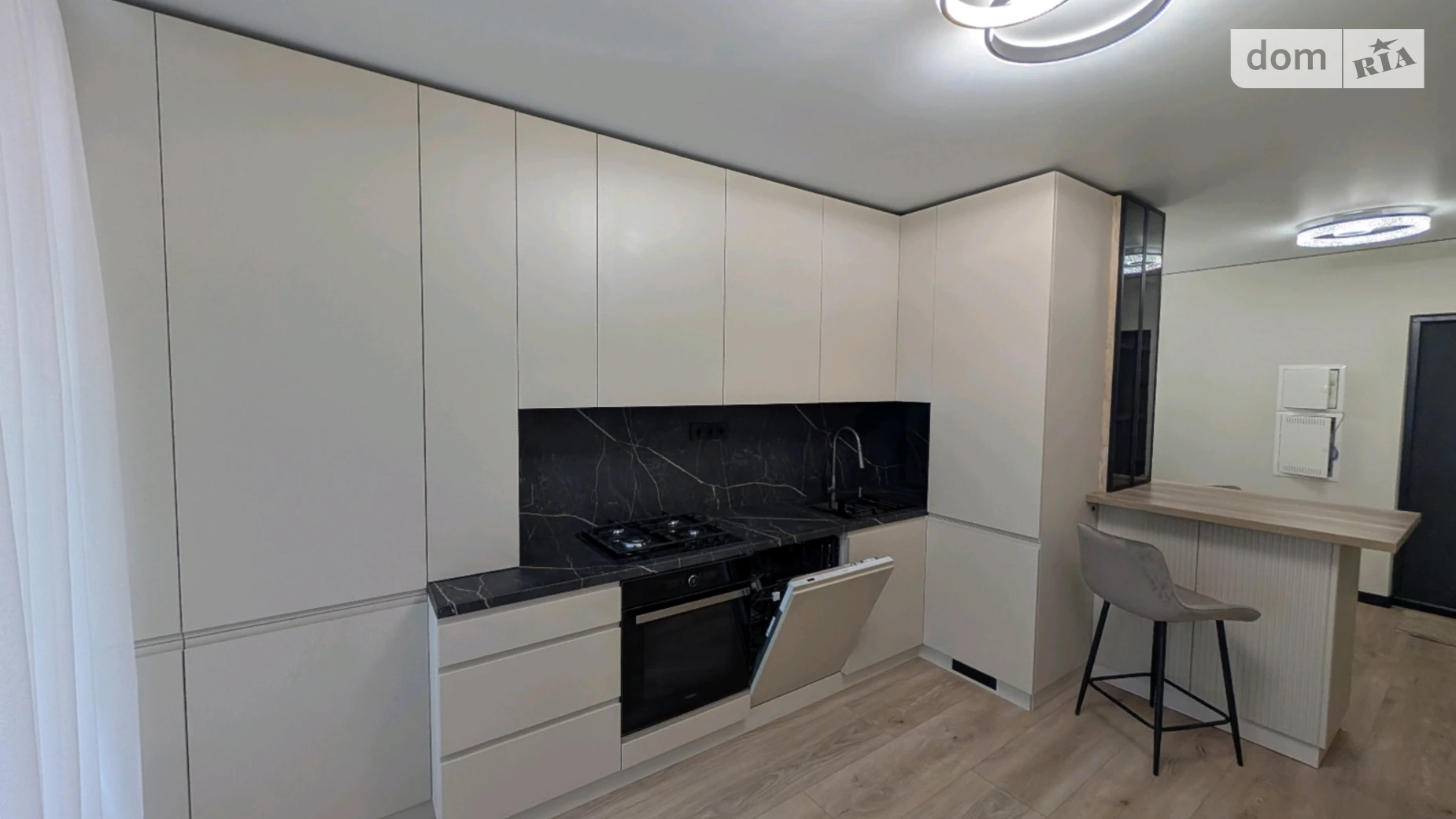 Продается 1-комнатная квартира 45 кв. м в Ивано-Франковске, ул. Юліана Пелеша(Крайковского) - фото 3