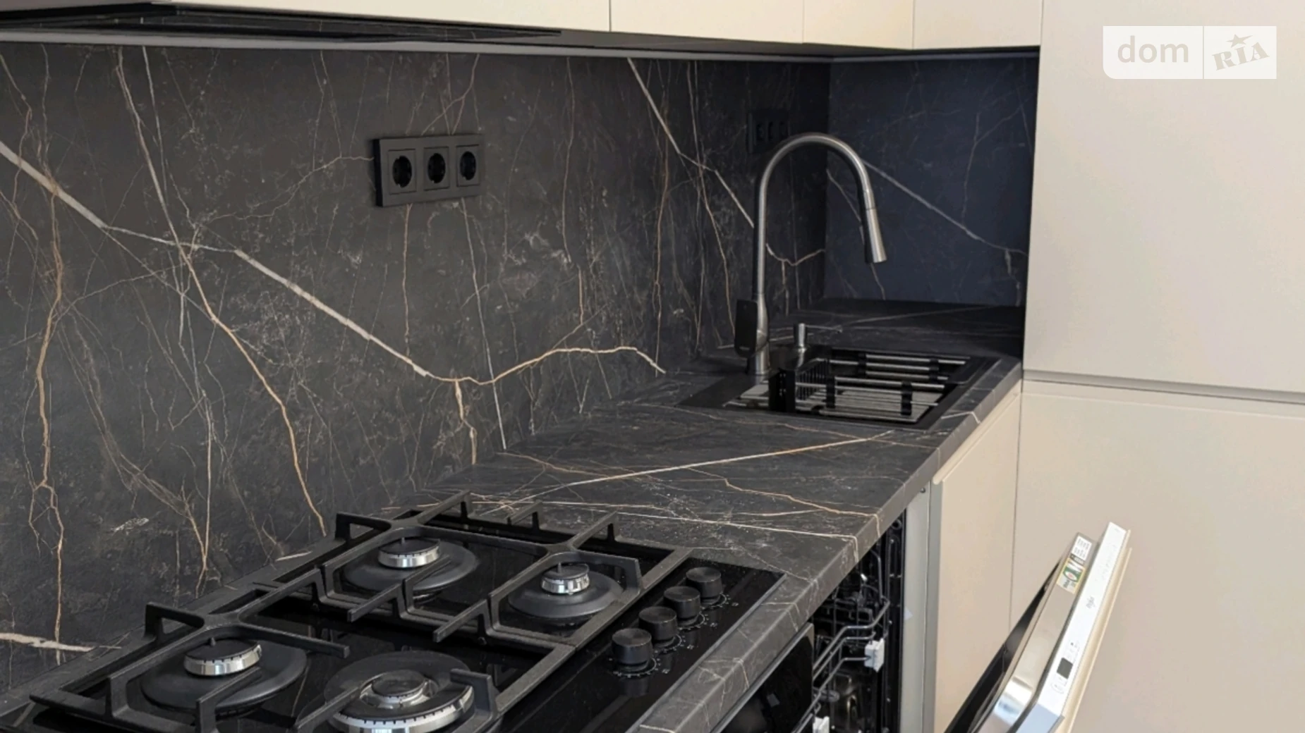 Продается 1-комнатная квартира 45 кв. м в Ивано-Франковске, ул. Юліана Пелеша(Крайковского) - фото 5