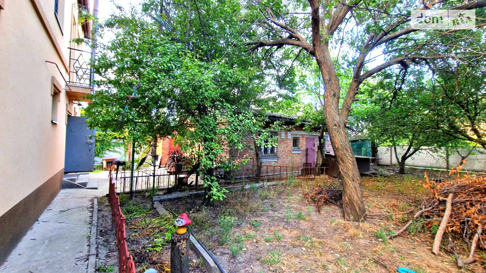 Продается дом на 2 этажа 320 кв. м с гаражом, цена: 150000 $ - фото 5