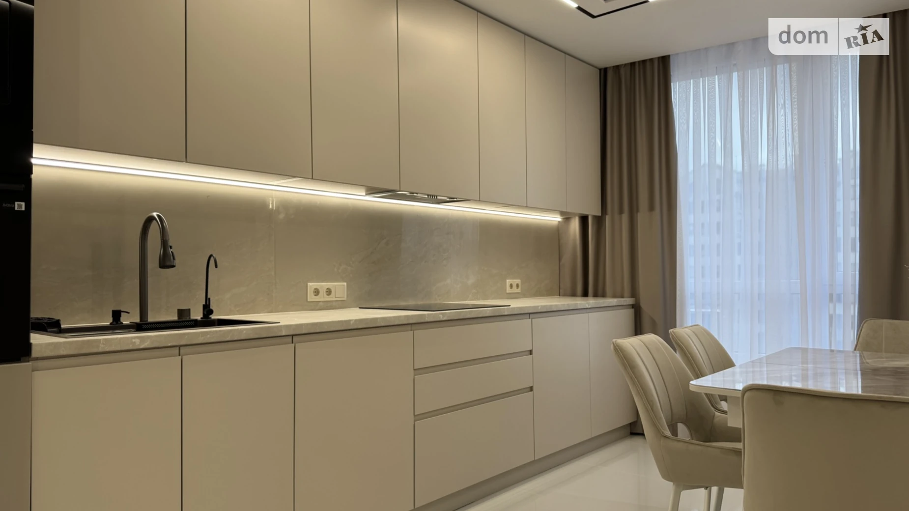 Продается 2-комнатная квартира 62 кв. м в Ивано-Франковске, бул. Южный - фото 3