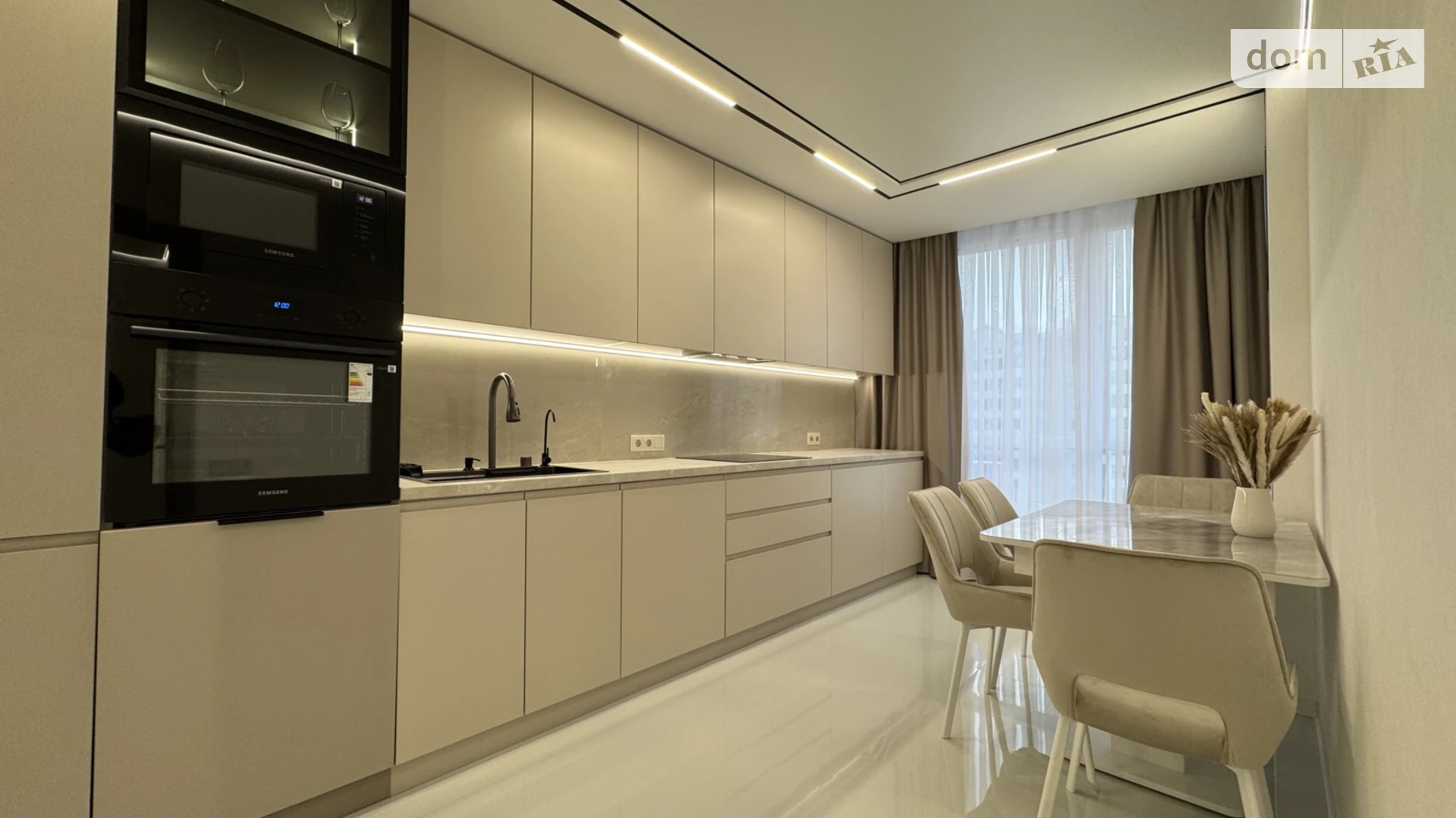 Продается 2-комнатная квартира 62 кв. м в Ивано-Франковске, бул. Южный - фото 2