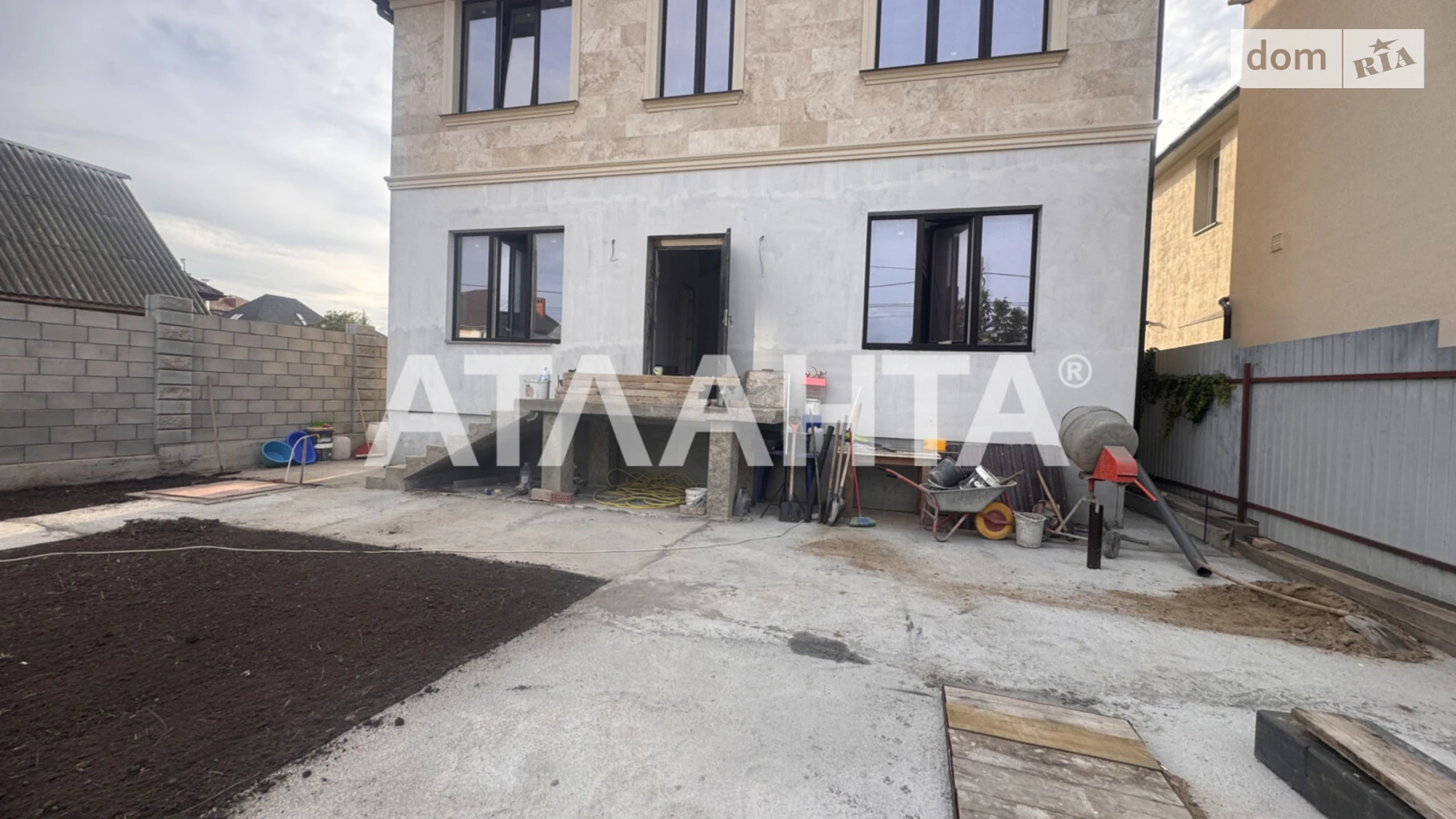 Продается дом на 3 этажа 280 кв. м с баней/сауной, цена: 270000 $ - фото 2