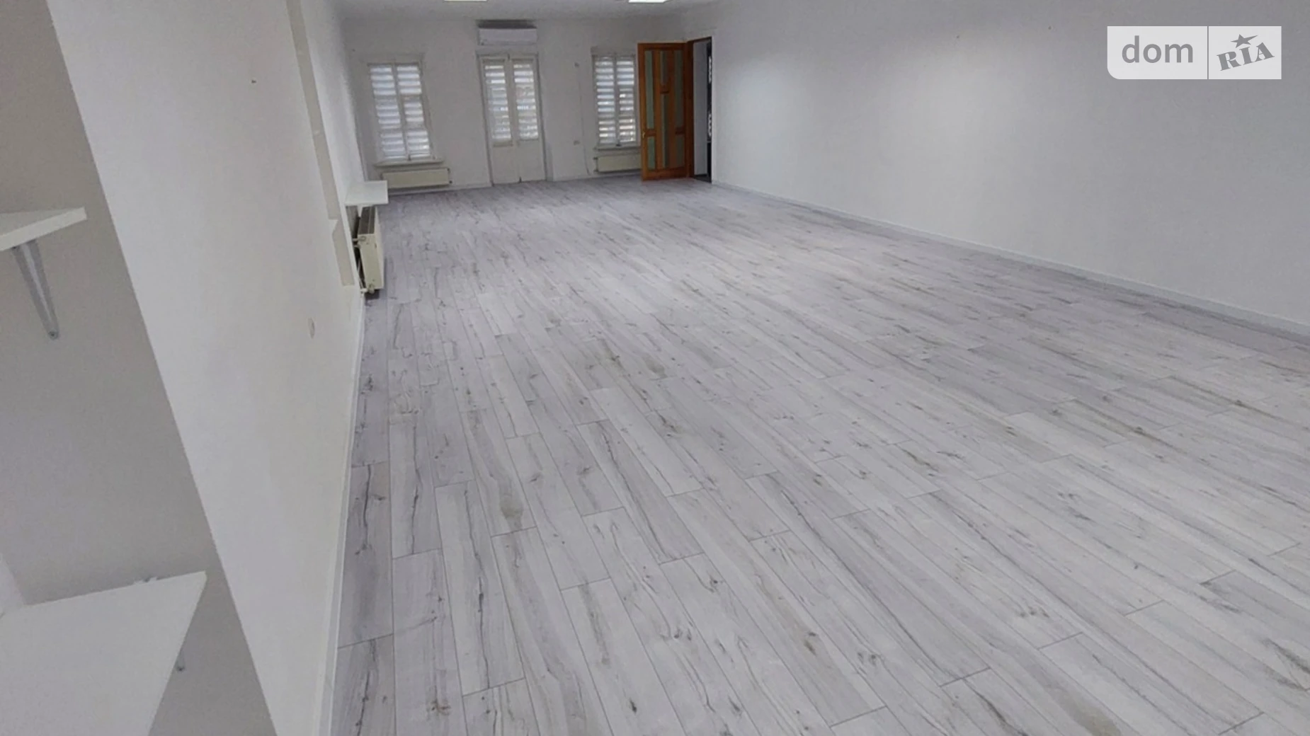 Сдается в аренду офис 155 кв. м в бизнес-центре, цена: 800 $ - фото 3