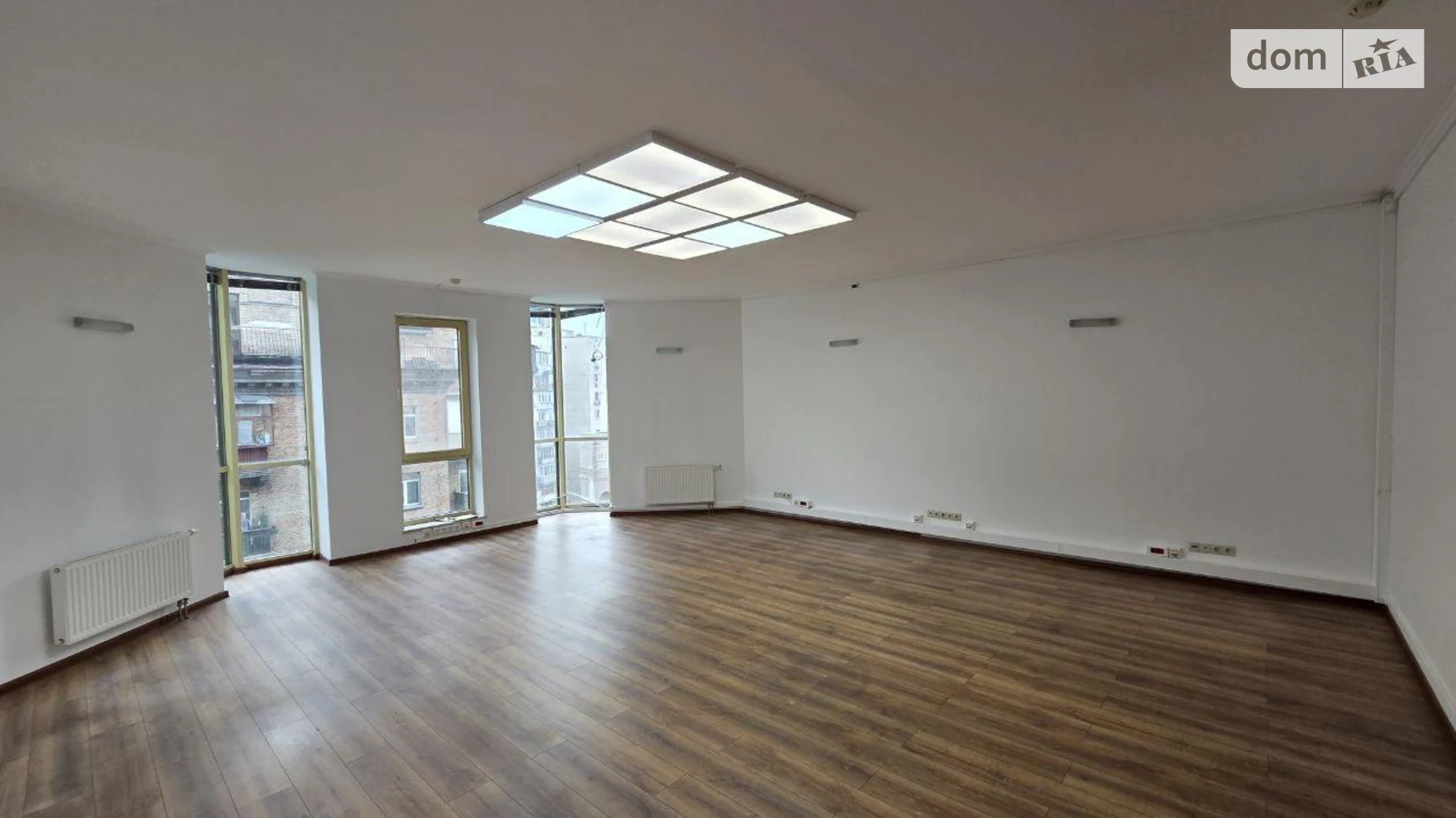 Сдается в аренду офис 240 кв. м в бизнес-центре, цена: 2600 $ - фото 2